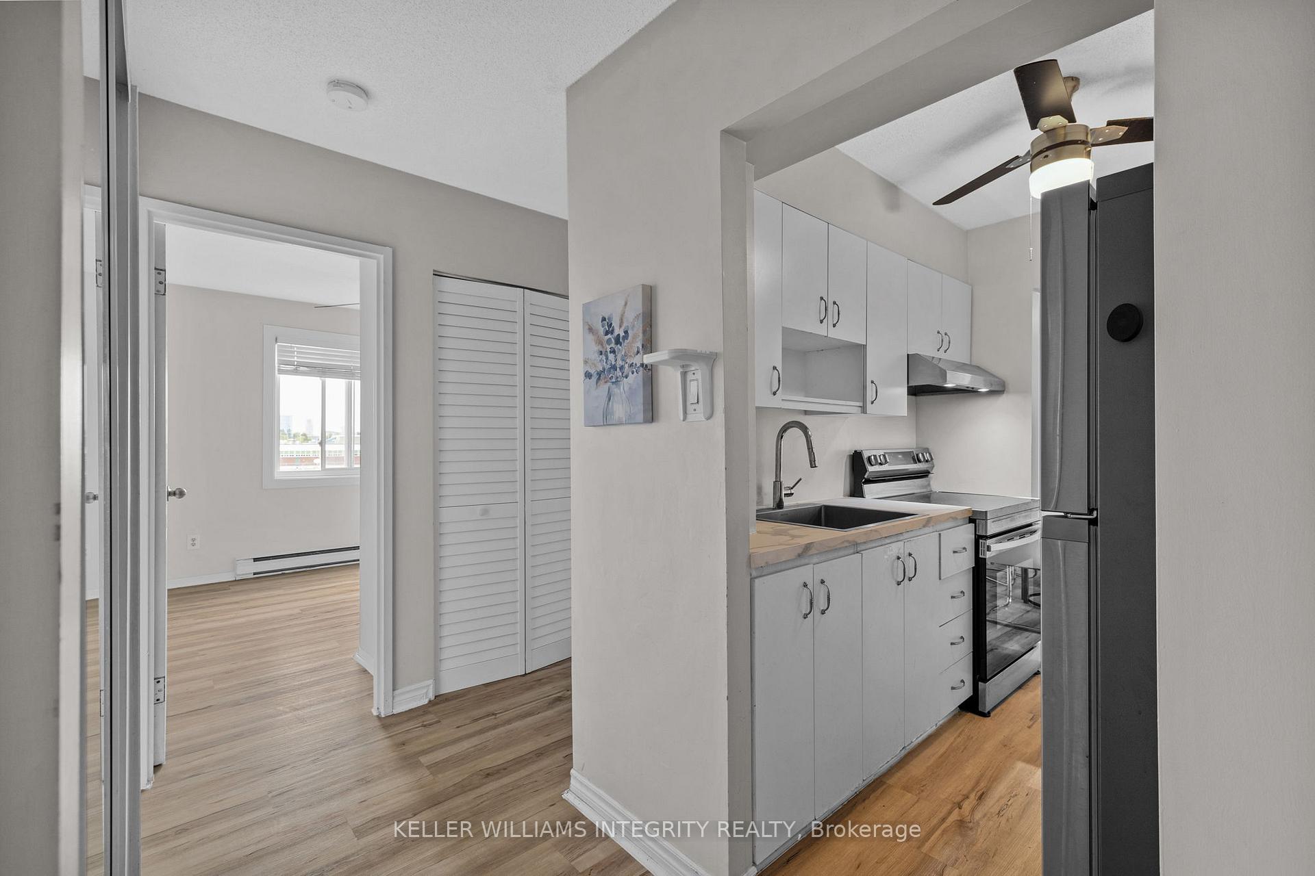 Photo 6 of Unit 402C, 2041 Arrowsmith Drive, Ottawa, Beacon Hill South — HOMEH