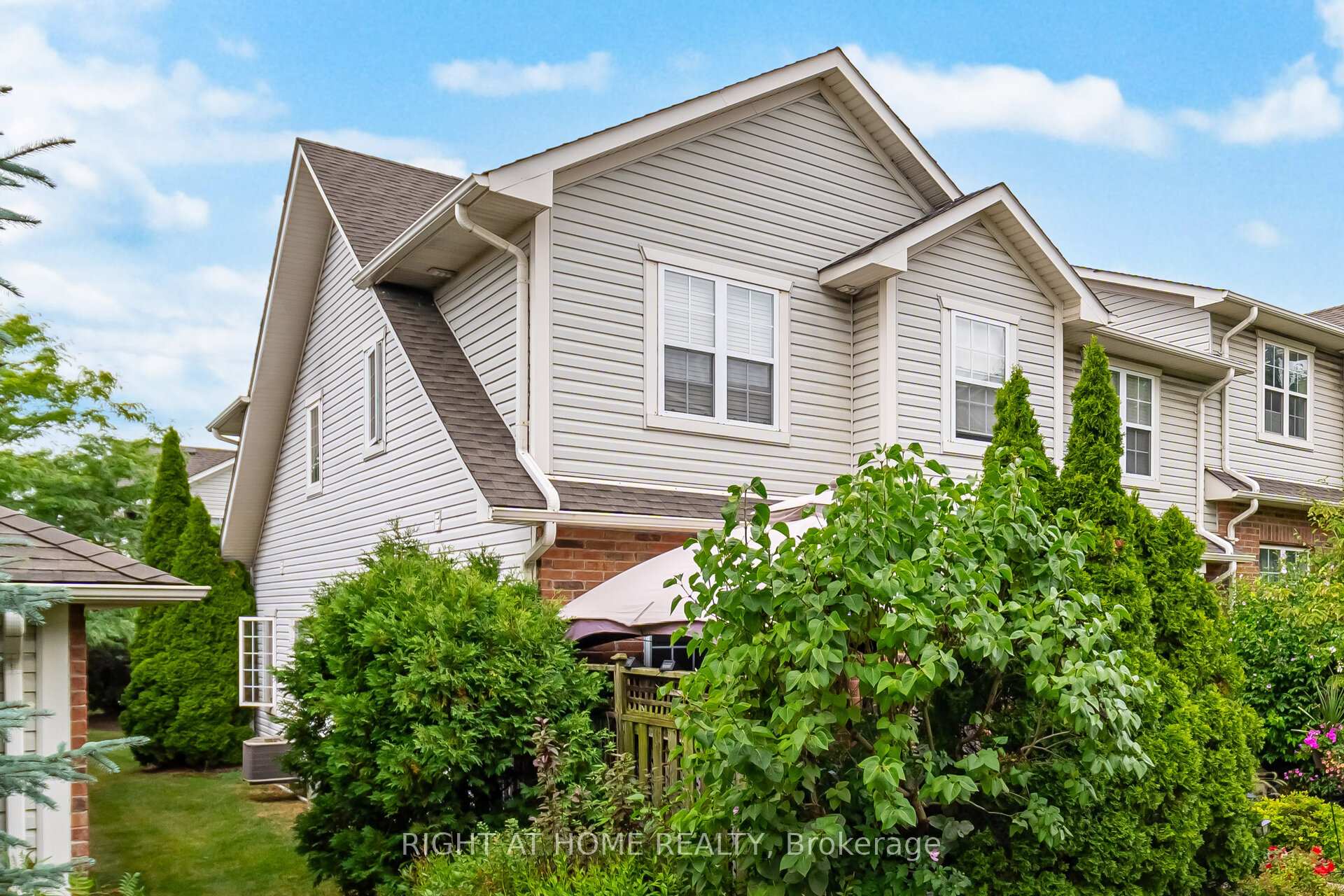 Front of Unit 35, 1085 Harrogate Drive