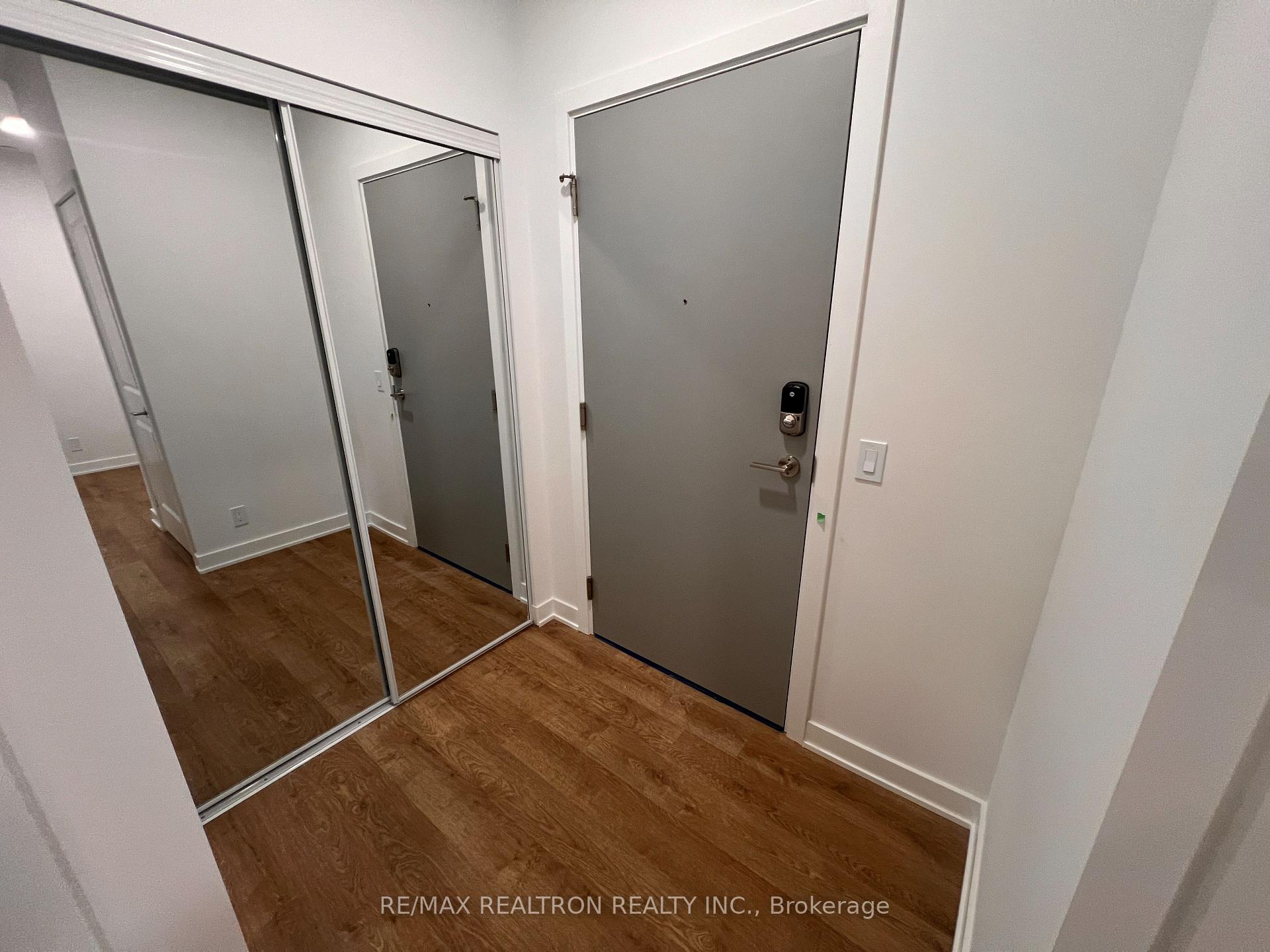 Photo 3 of Unit A716, 30 Upper Mall Way, Vaughan, Brownridge — HOMEH