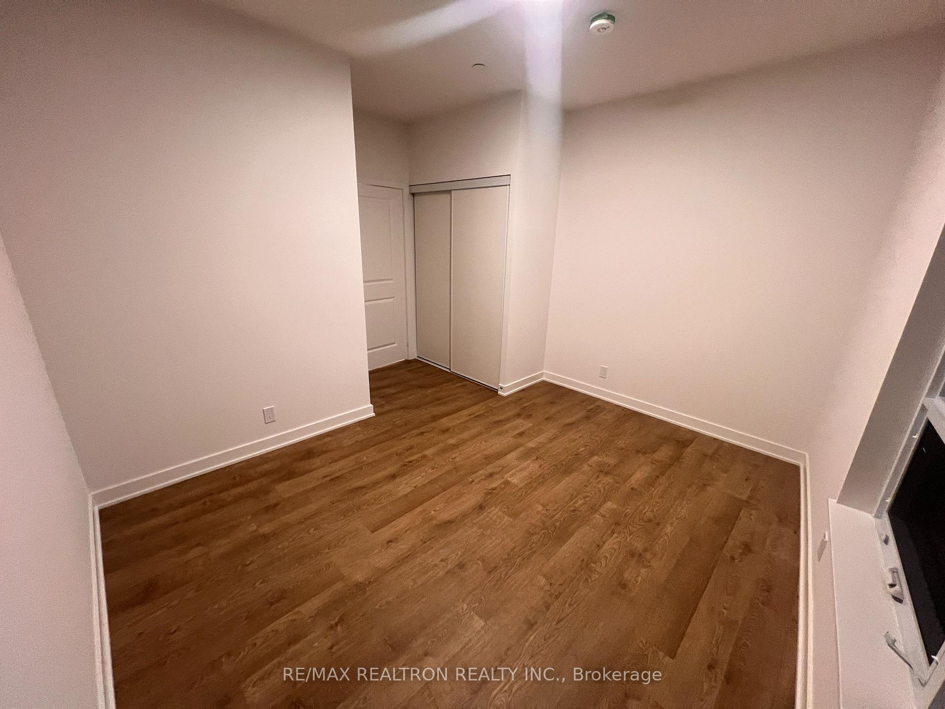 Photo 6 of Unit A716, 30 Upper Mall Way, Vaughan, Brownridge — HOMEH