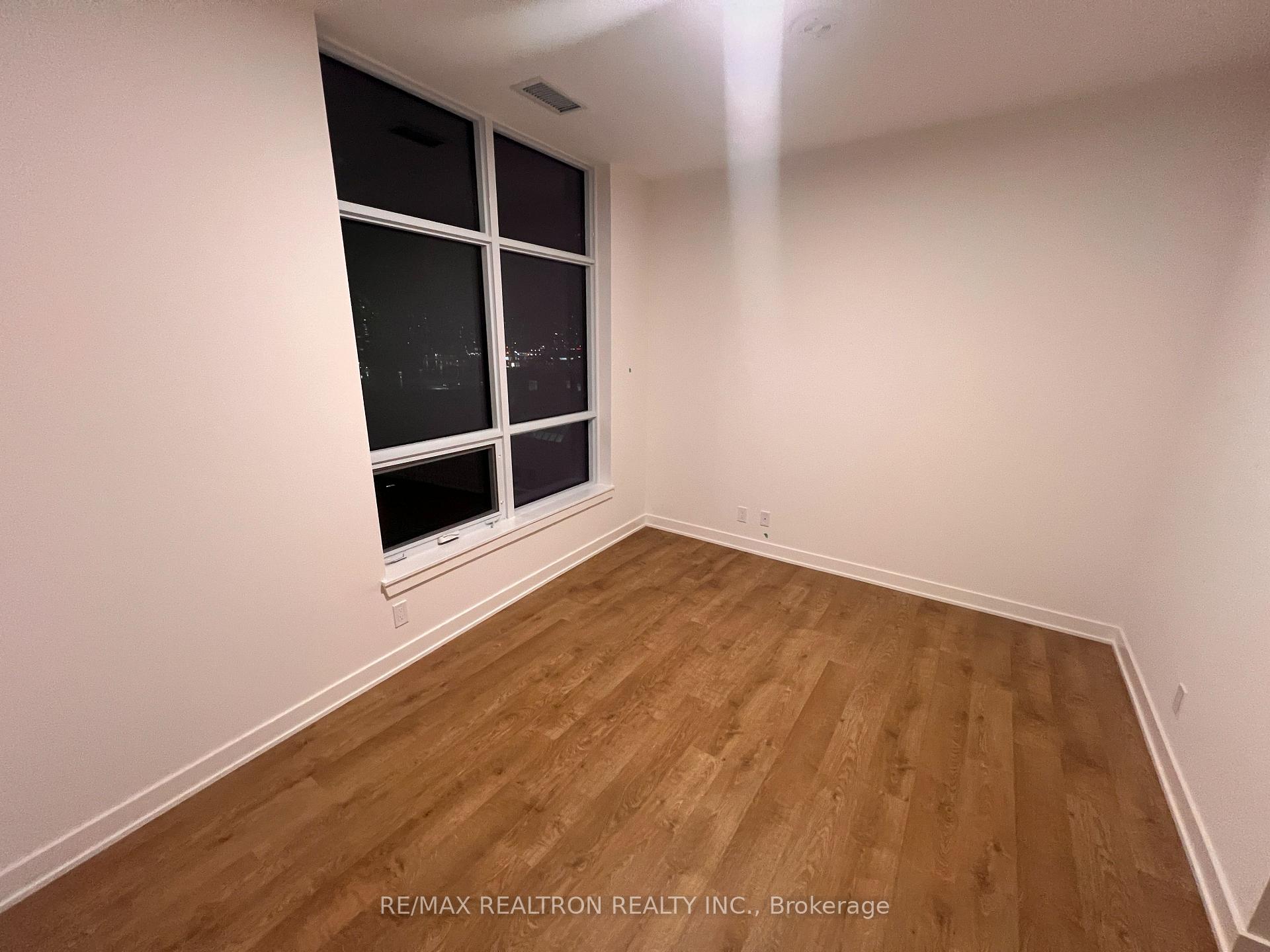 Photo 7 of Unit A716, 30 Upper Mall Way, Vaughan, Brownridge — HOMEH