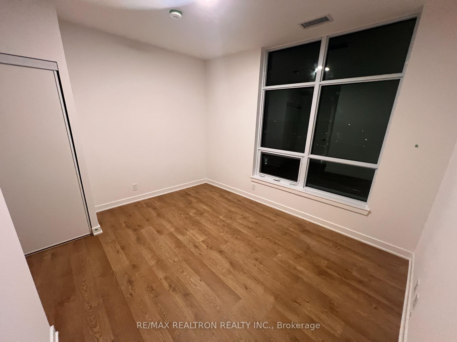 Photo 8 of Unit A716, 30 Upper Mall Way, Vaughan, Brownridge — HOMEH