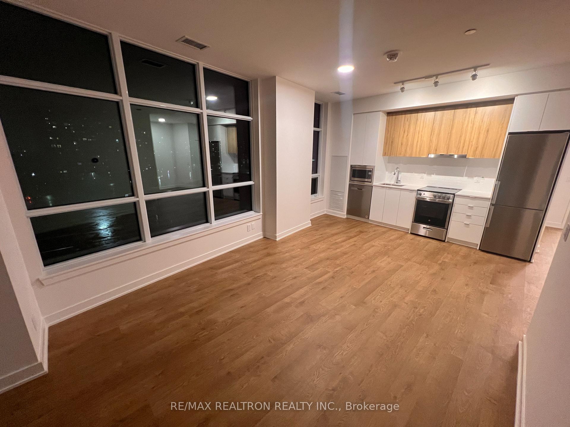 Photo 9 of Unit A716, 30 Upper Mall Way, Vaughan, Brownridge — HOMEH