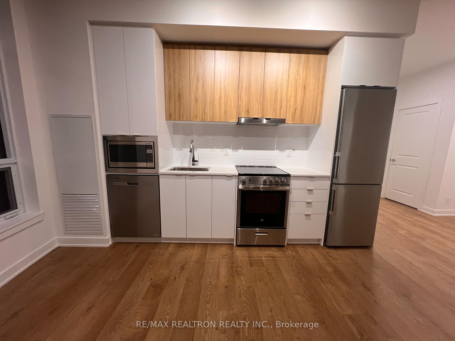 Photo 10 of Unit A716, 30 Upper Mall Way, Vaughan, Brownridge — HOMEH