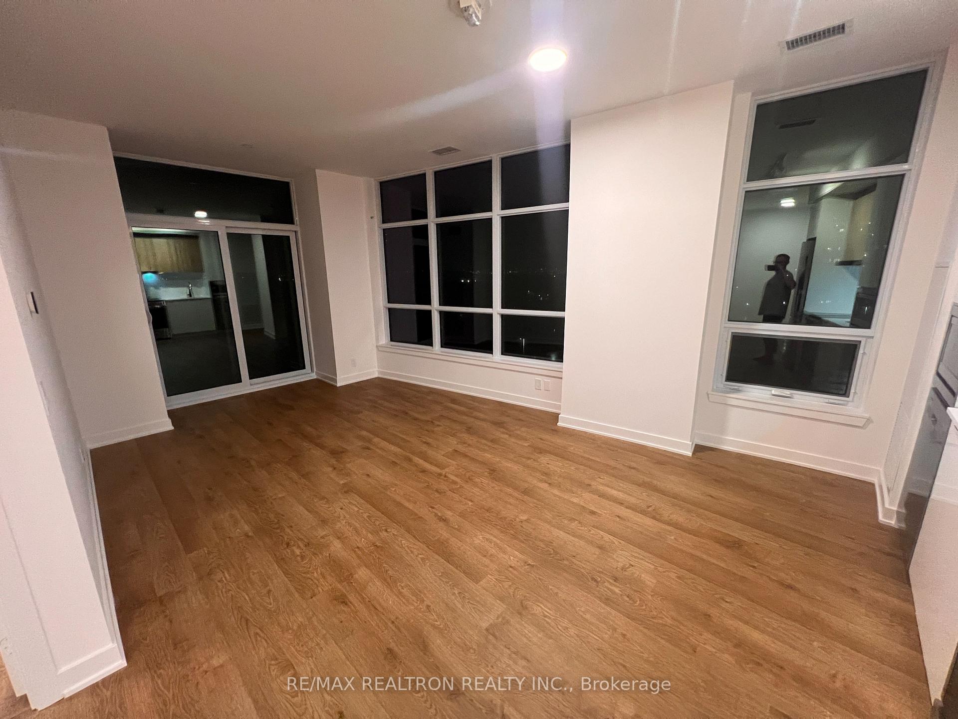 Photo 14 of Unit A716, 30 Upper Mall Way, Vaughan, Brownridge — HOMEH