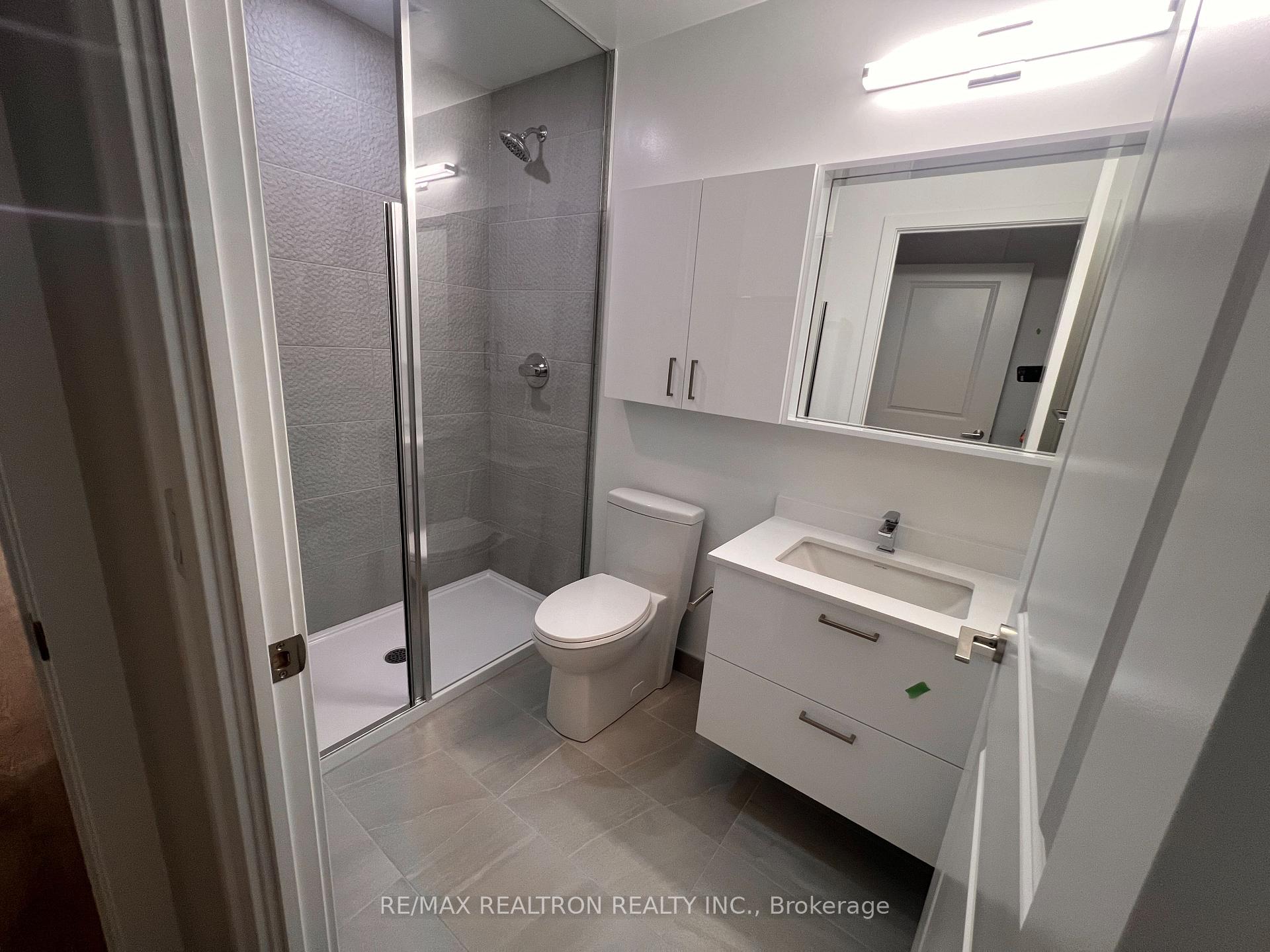 Photo 18 of Unit A716, 30 Upper Mall Way, Vaughan, Brownridge — HOMEH