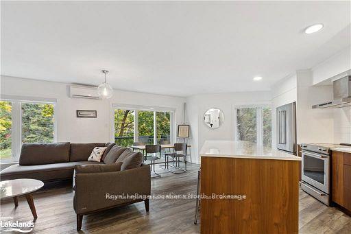 Photo 5 of 784 Johnston Park Avenue, Collingwood — HOMEH