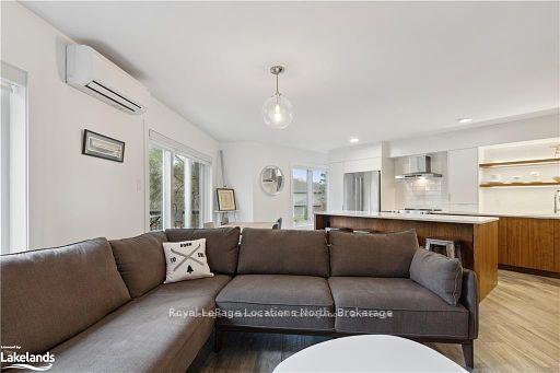 Photo 15 of 784 Johnston Park Avenue, Collingwood — HOMEH
