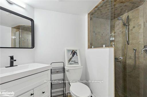 Photo 27 of 784 Johnston Park Avenue, Collingwood — HOMEH