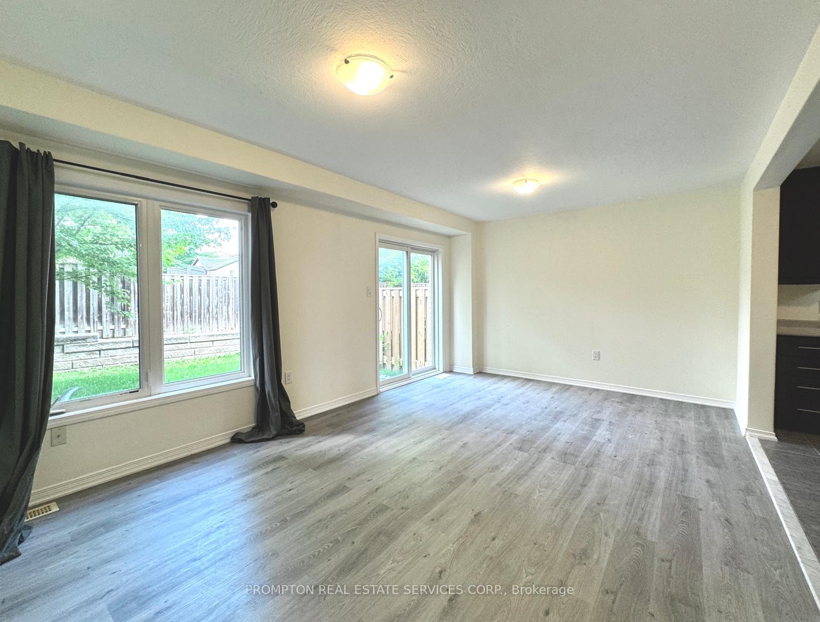 Photo 3 of Unit 21, 75 Prince William Way, Barrie, Innis-Shore — HOMEH