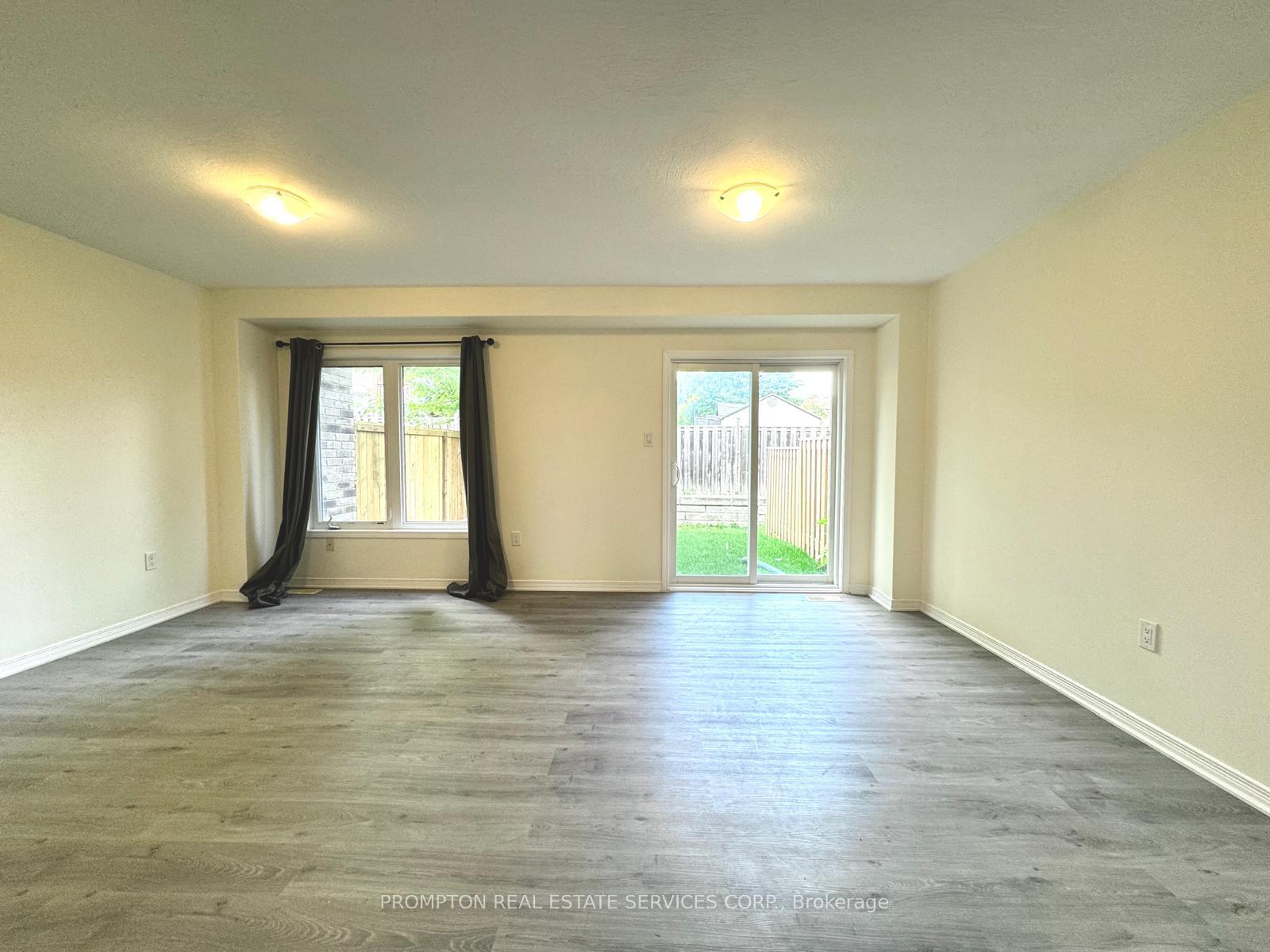 Photo 4 of Unit 21, 75 Prince William Way, Barrie, Innis-Shore — HOMEH
