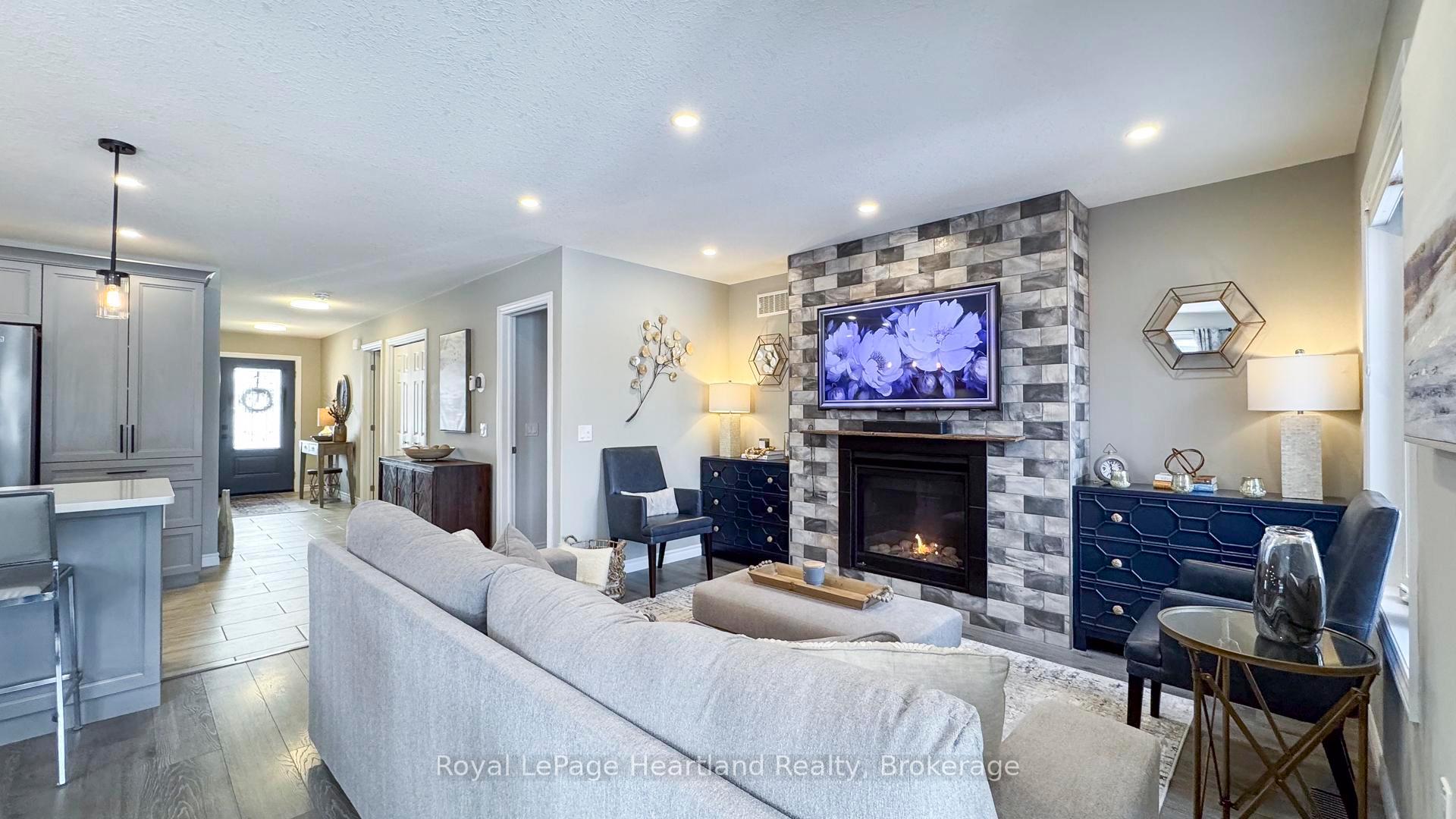 Photo 14 of 4 Huron Heights Drive, Ashfield-Colborne-Wawanosh, Colborne — HOMEH