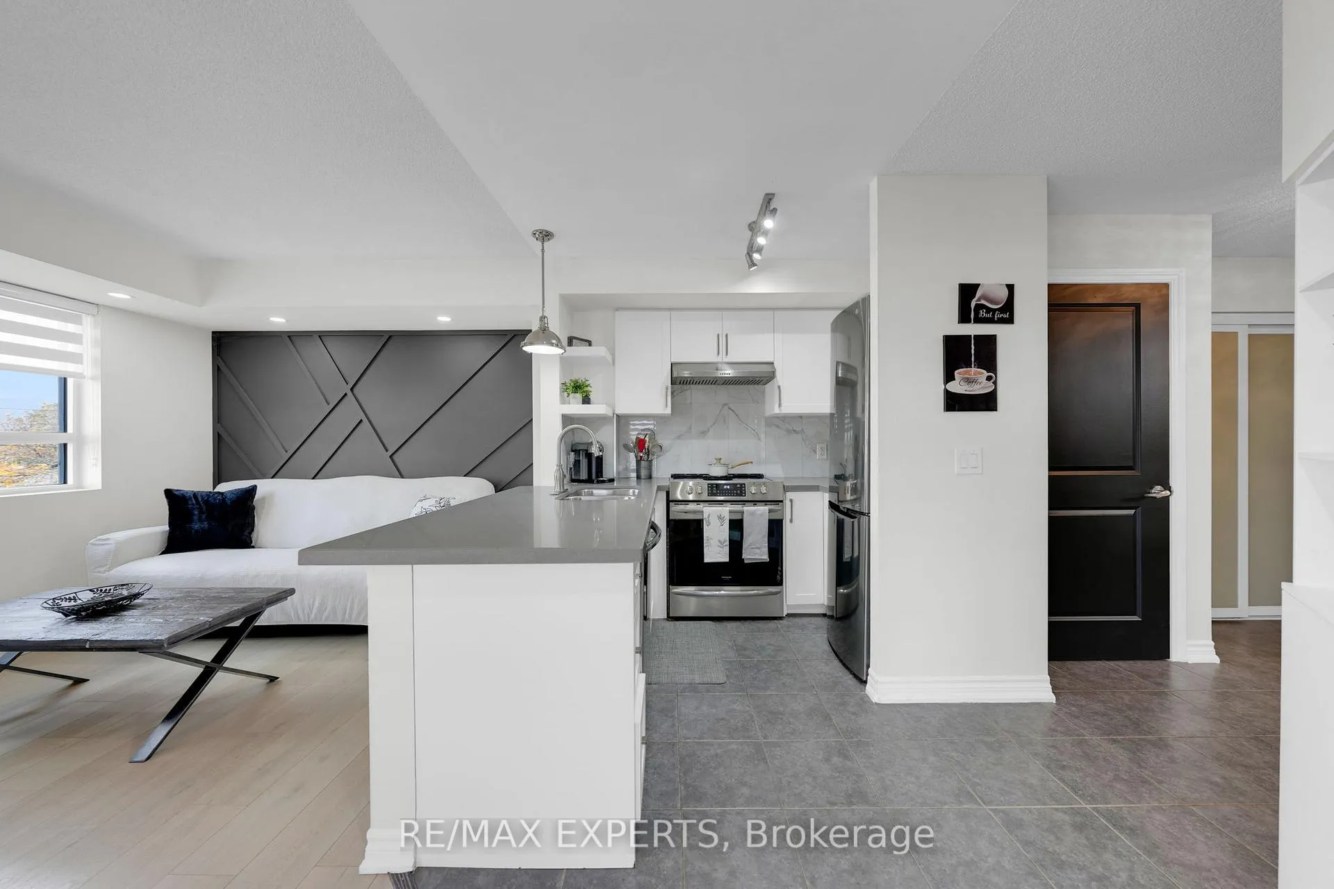 Photo 8 of Unit 205, 7730 Kipling Avenue, Vaughan, Vaughan Grove — HOMEH