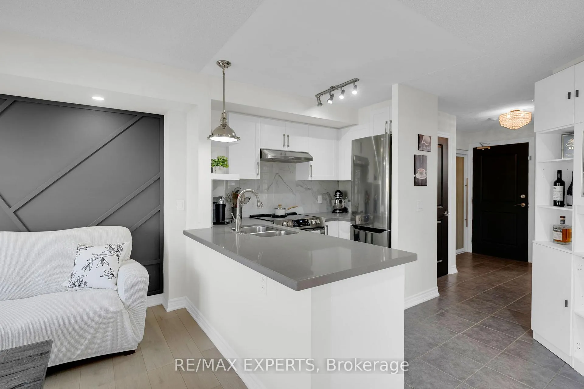 Photo 10 of Unit 205, 7730 Kipling Avenue, Vaughan, Vaughan Grove — HOMEH