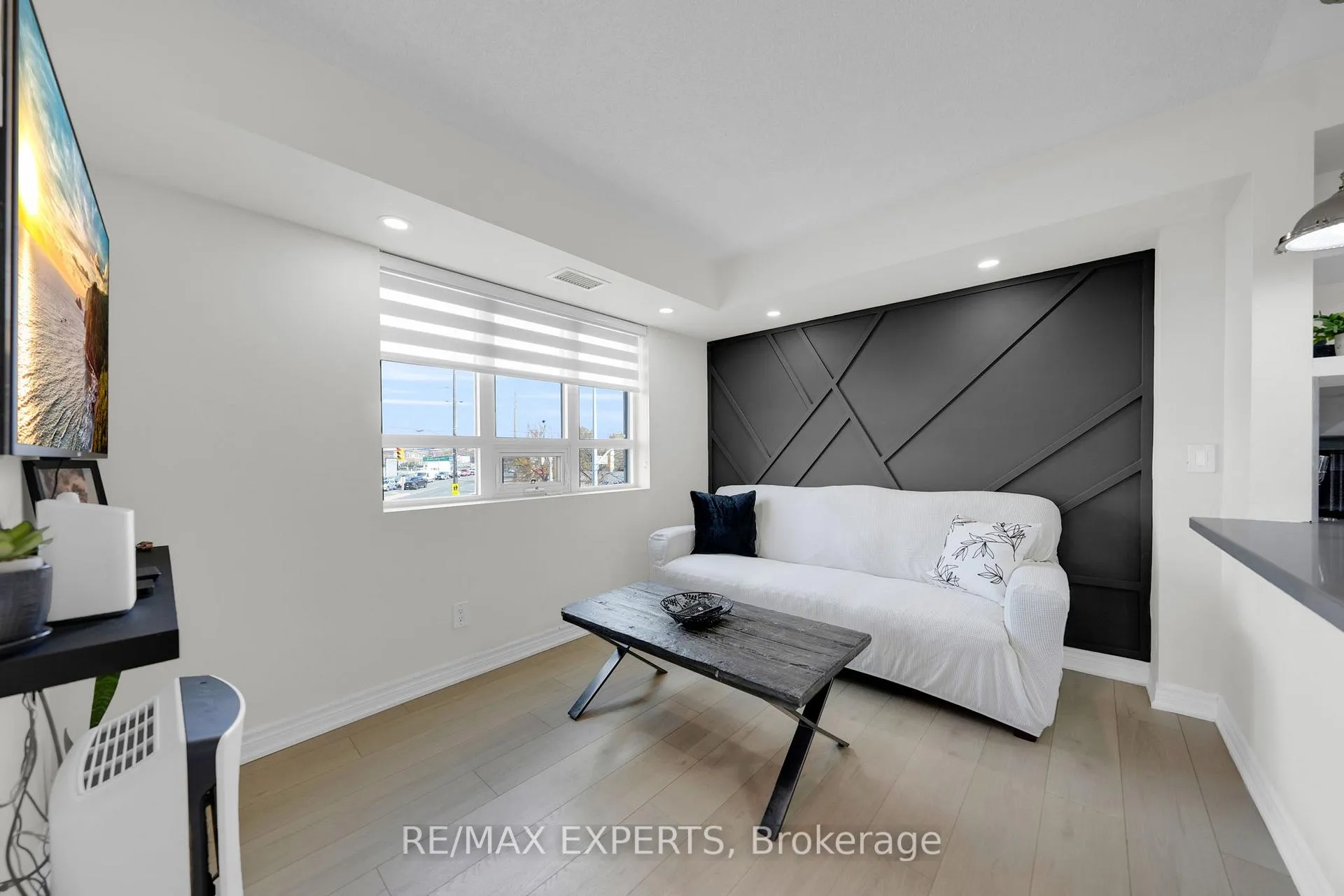 Photo 14 of Unit 205, 7730 Kipling Avenue, Vaughan, Vaughan Grove — HOMEH
