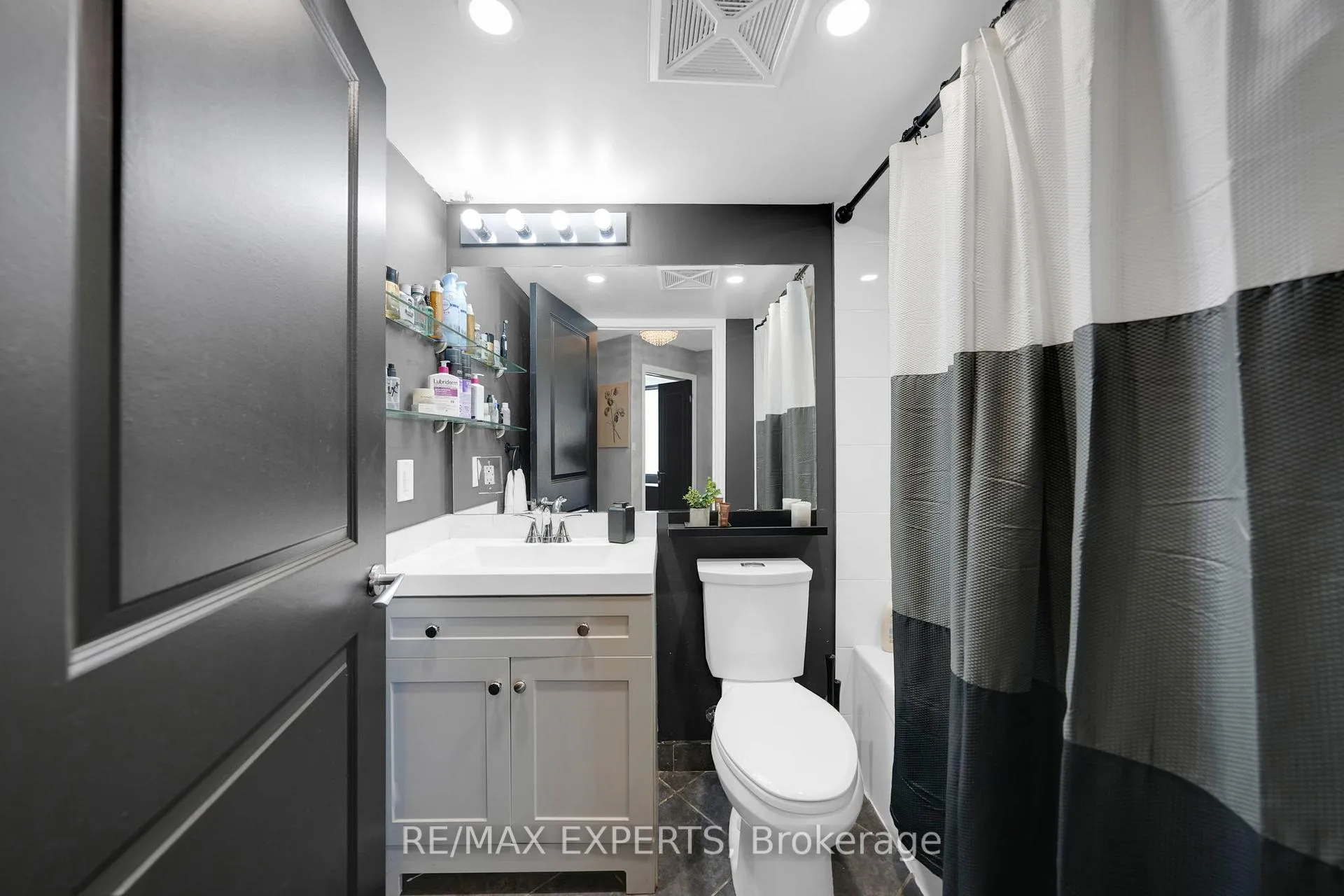 Photo 19 of Unit 205, 7730 Kipling Avenue, Vaughan, Vaughan Grove — HOMEH