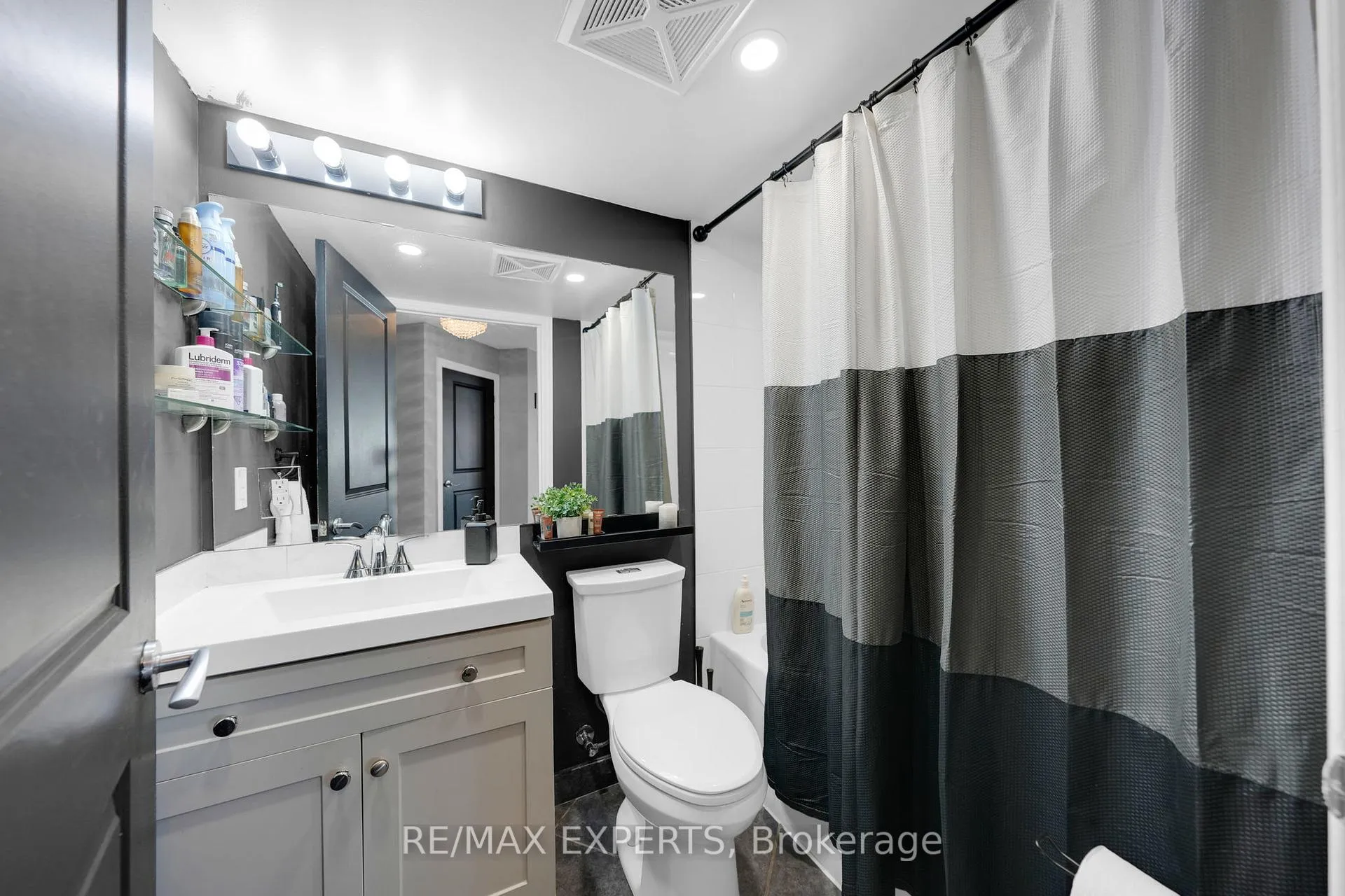 Photo 20 of Unit 205, 7730 Kipling Avenue, Vaughan, Vaughan Grove — HOMEH