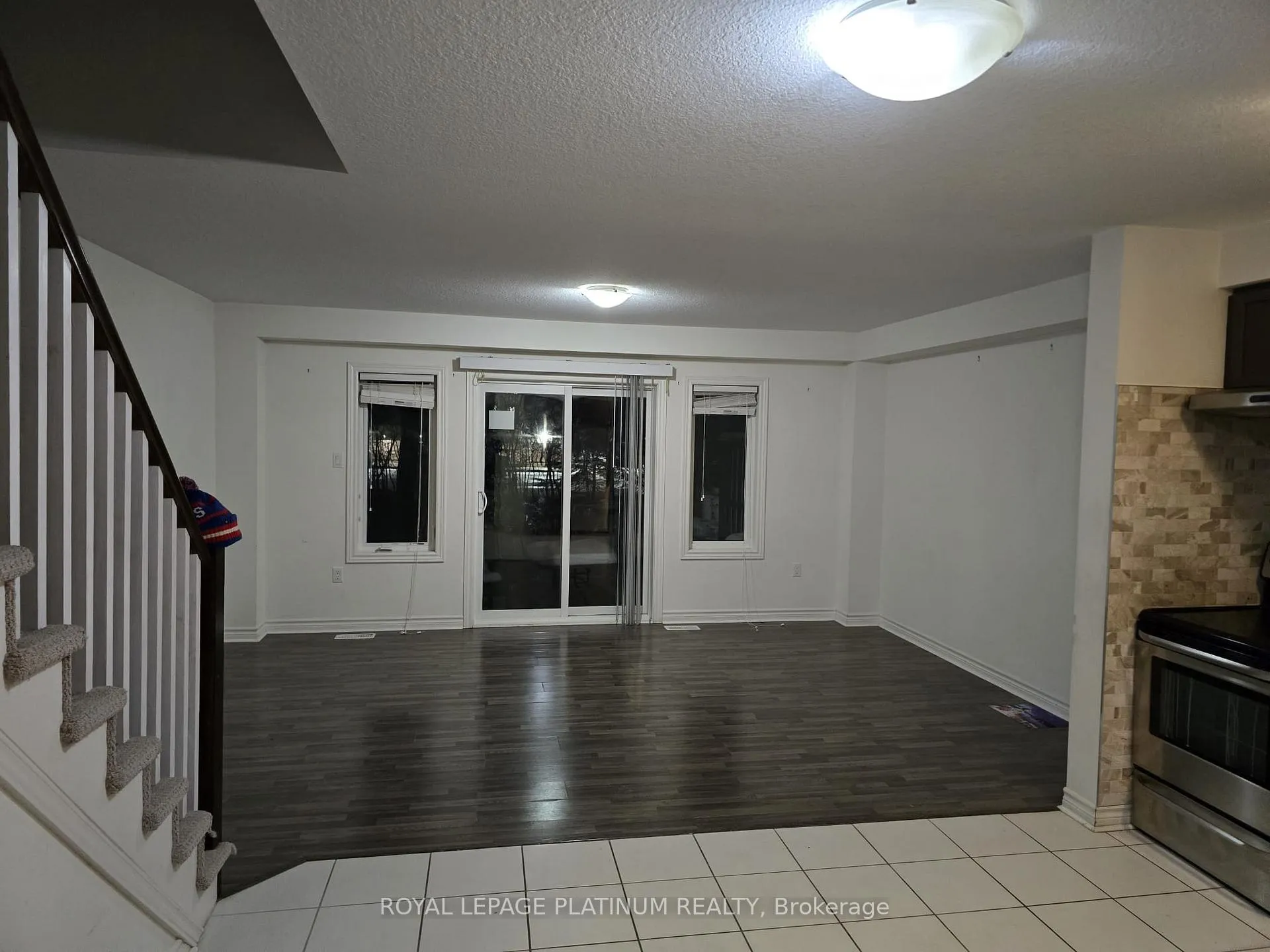 Photo 2 of 21 Arlington Crescent, Guelph, Pineridge/Westminster Woods — HOMEH