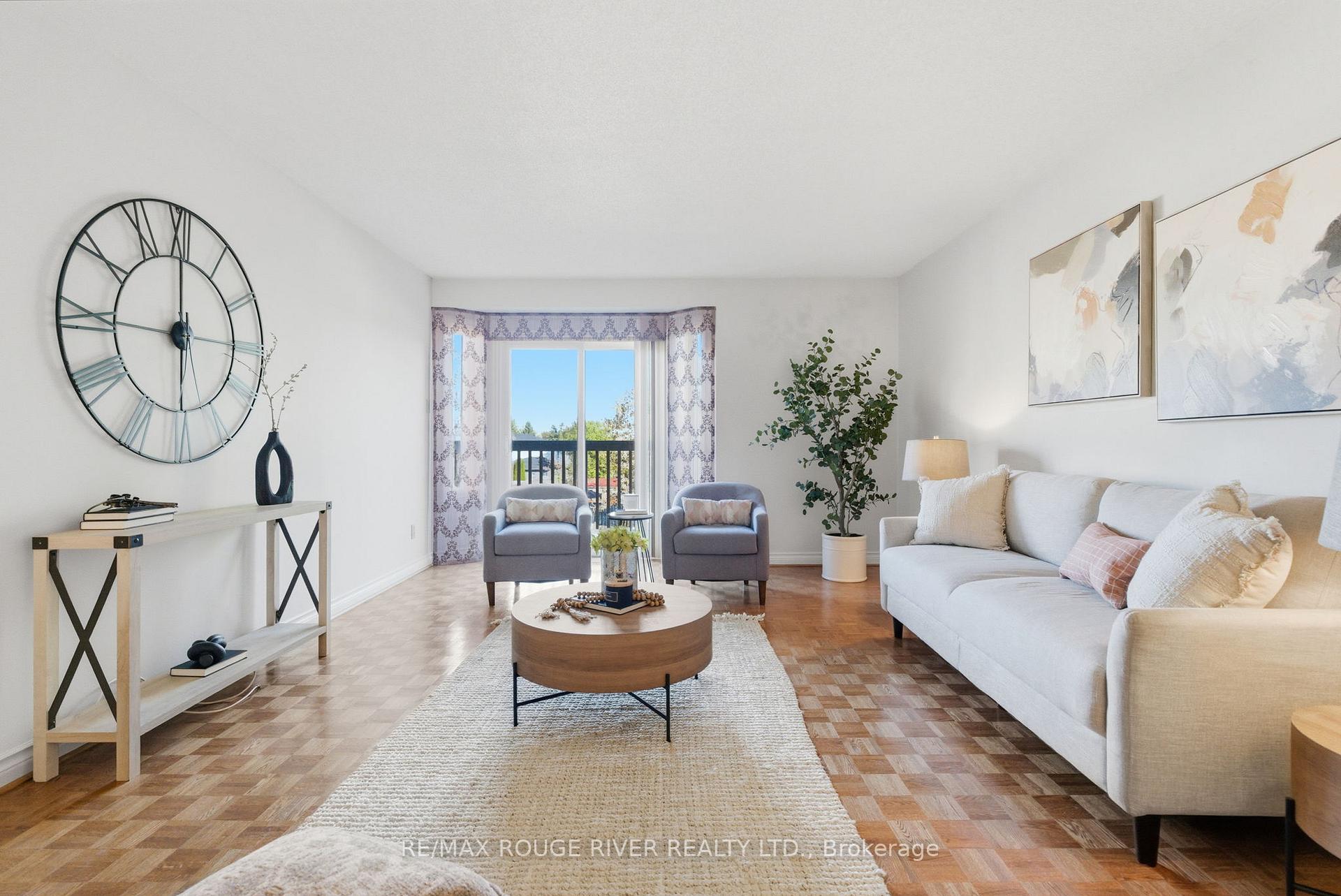 Photo 10 of 28 Adams Court, Uxbridge — HOMEH