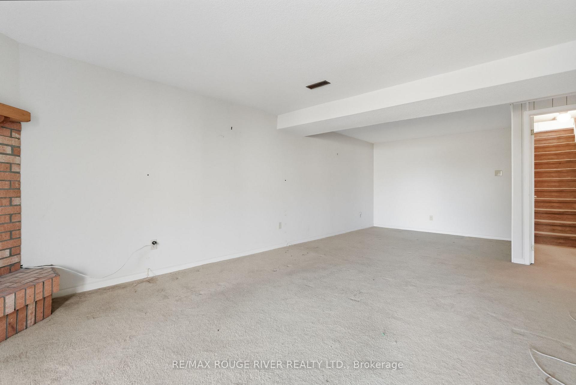 Photo 23 of 28 Adams Court, Uxbridge — HOMEH