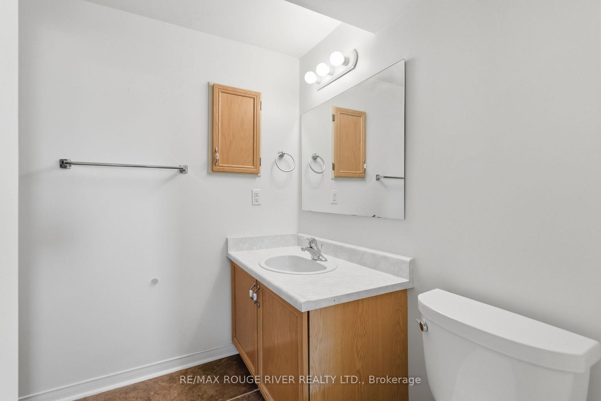 Photo 24 of 28 Adams Court, Uxbridge — HOMEH