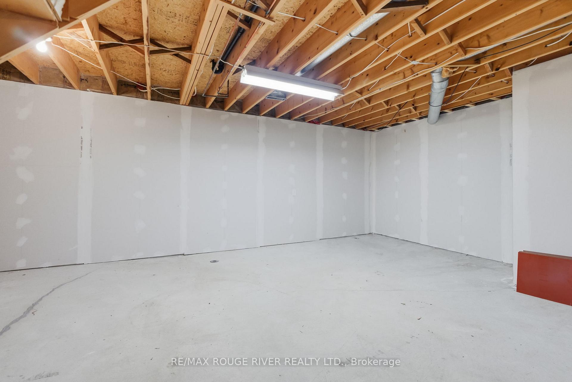 Photo 26 of 28 Adams Court, Uxbridge — HOMEH
