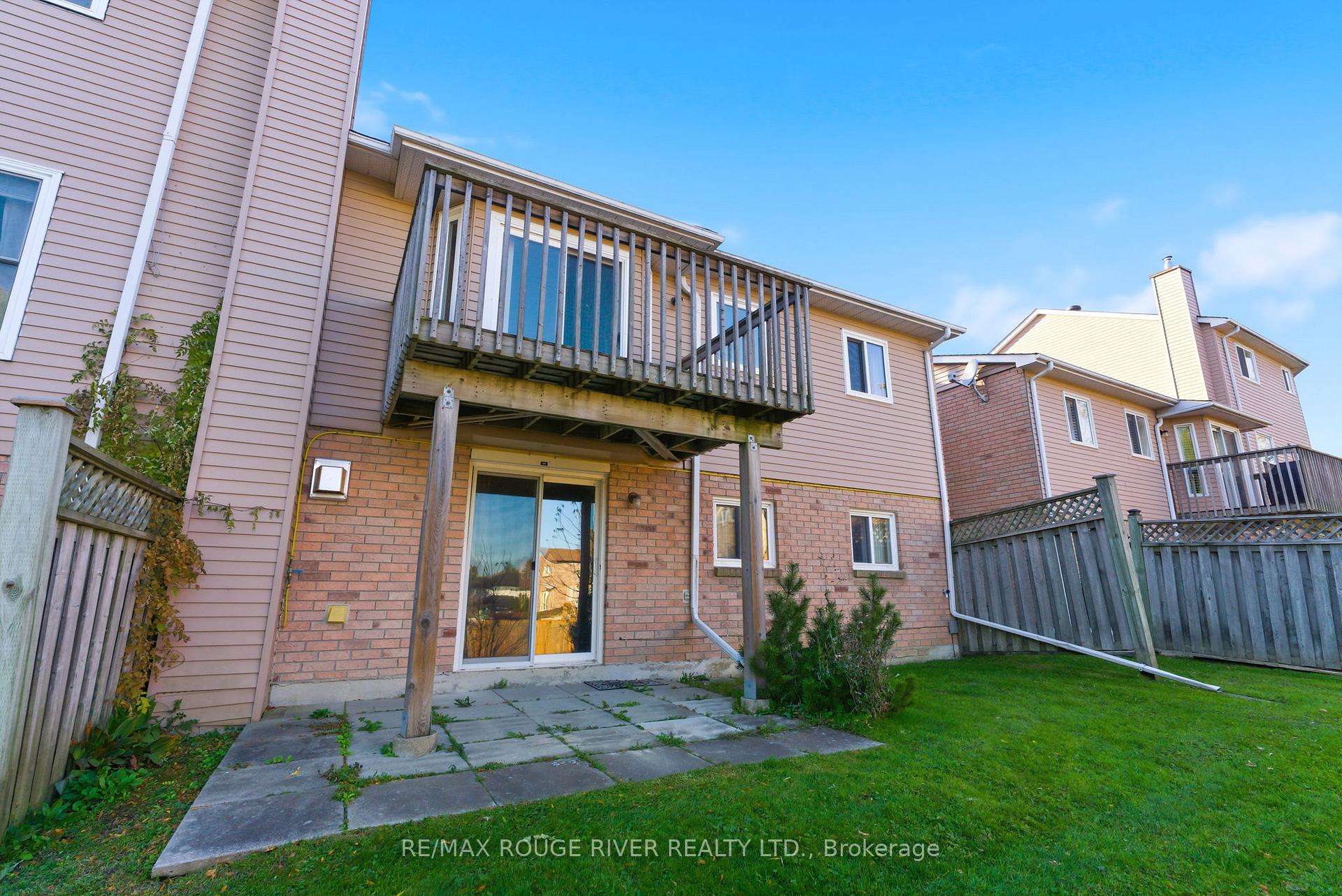 Photo 29 of 28 Adams Court, Uxbridge — HOMEH