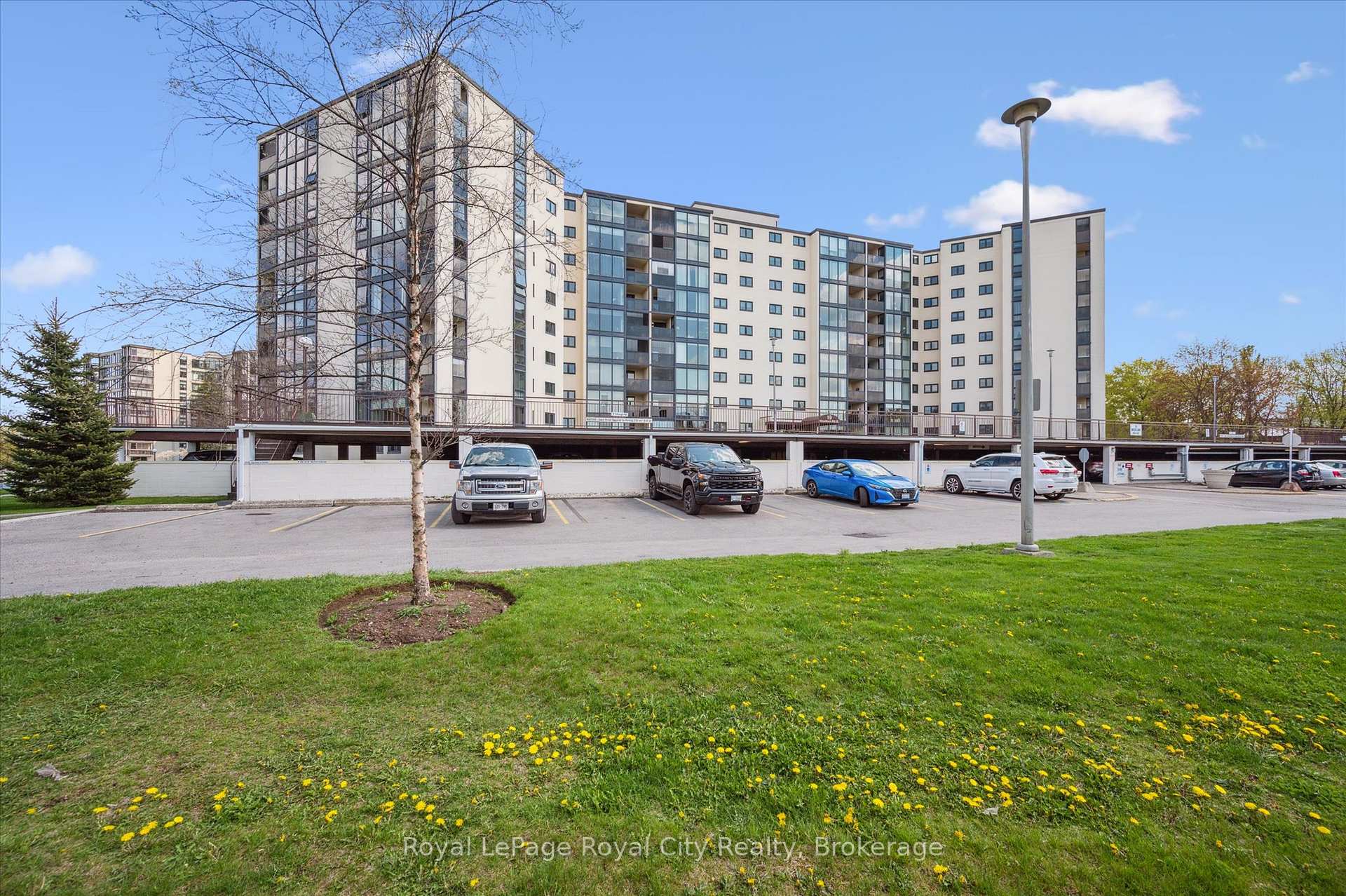 Photo 3 of Unit 505, 19 Woodlawn Road E, Guelph, Riverside Park — HOMEH