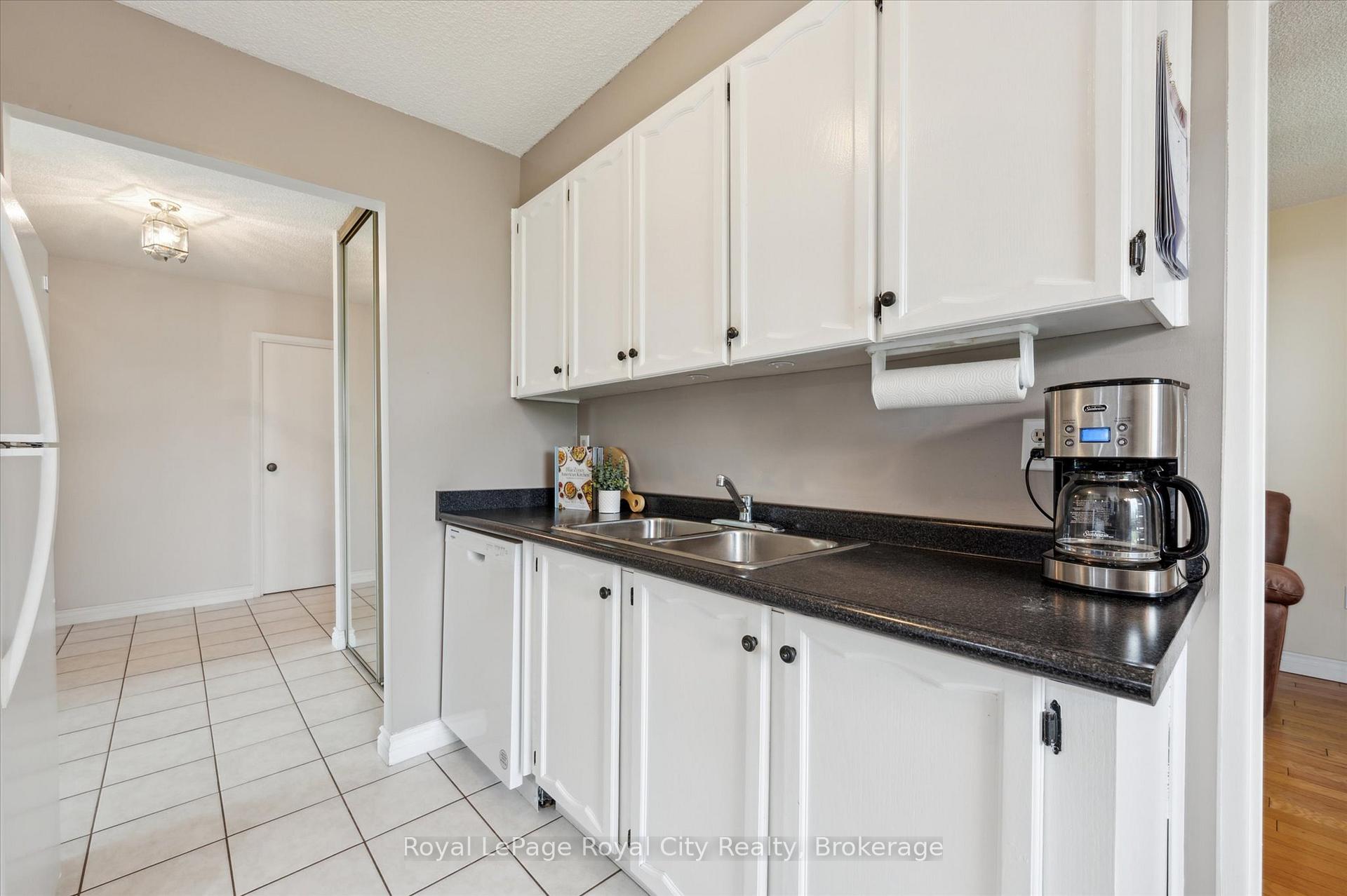 Photo 31 of Unit 505, 19 Woodlawn Road E, Guelph, Riverside Park — HOMEH