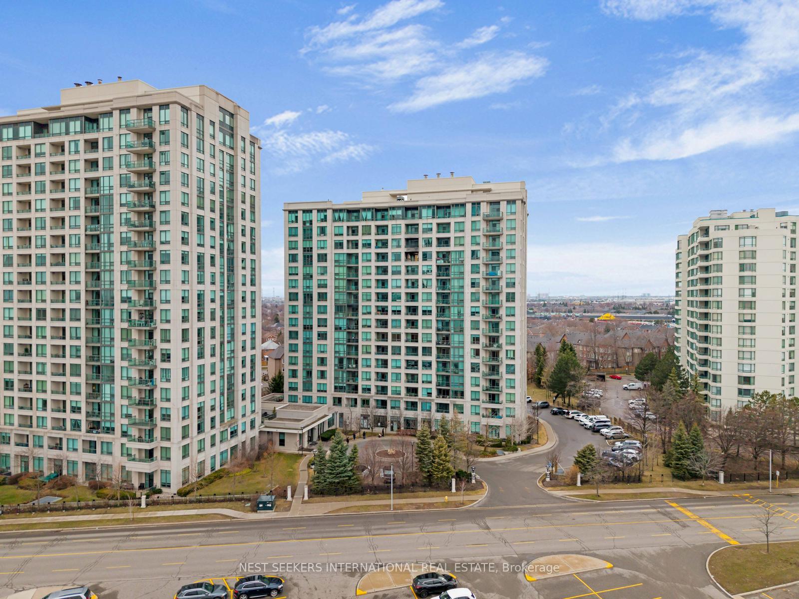 Photo 2 of Unit 701, 100 Promenade Circle, Vaughan, Brownridge — HOMEH