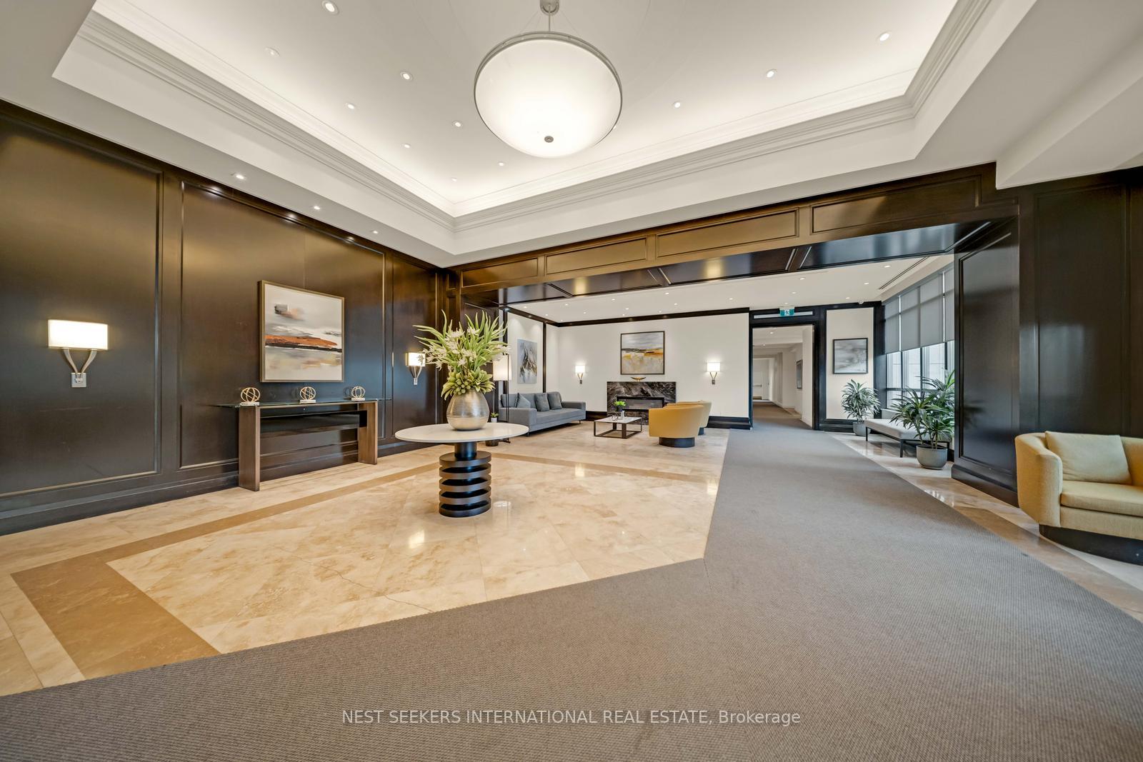 Photo 4 of Unit 701, 100 Promenade Circle, Vaughan, Brownridge — HOMEH