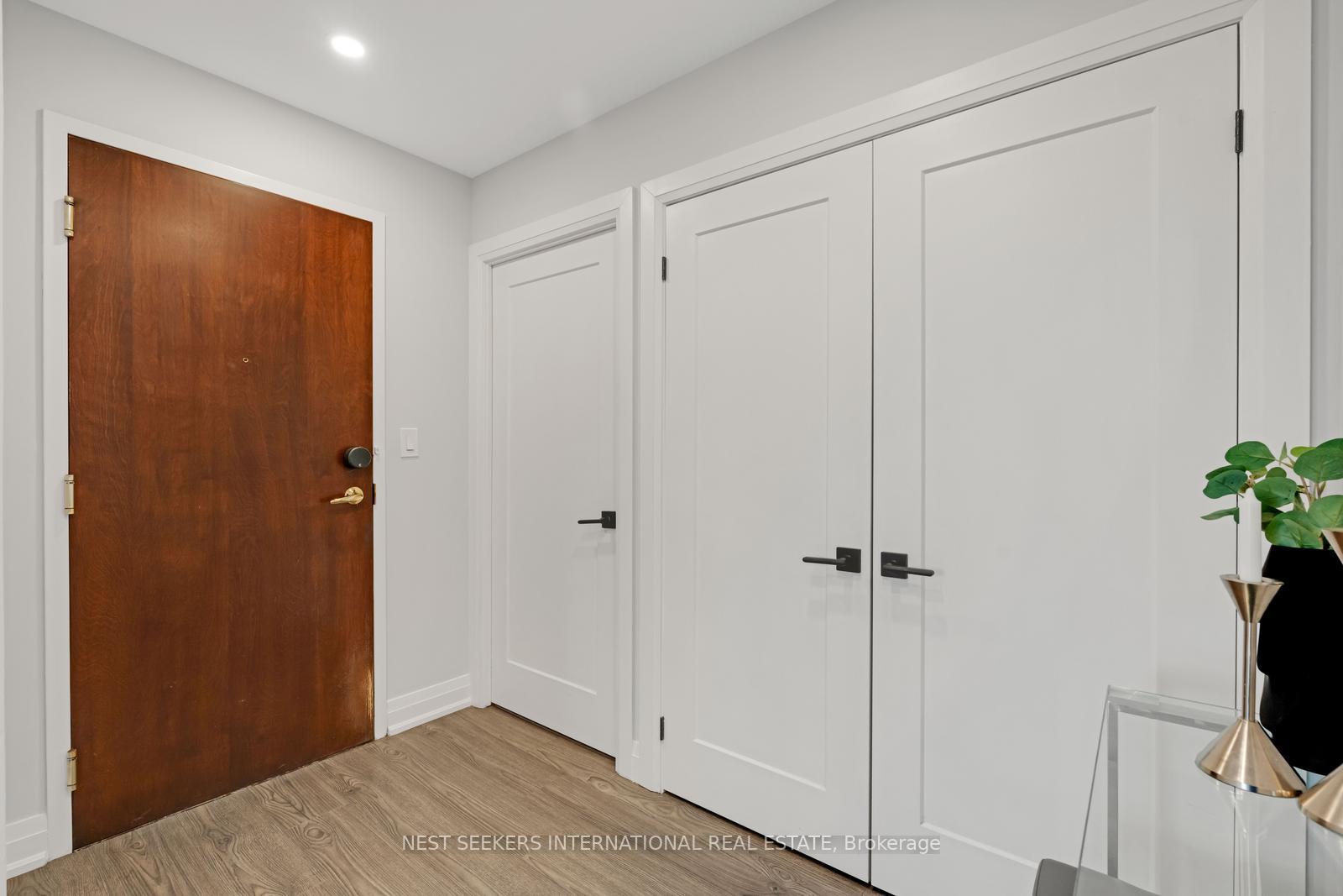 Photo 7 of Unit 701, 100 Promenade Circle, Vaughan, Brownridge — HOMEH