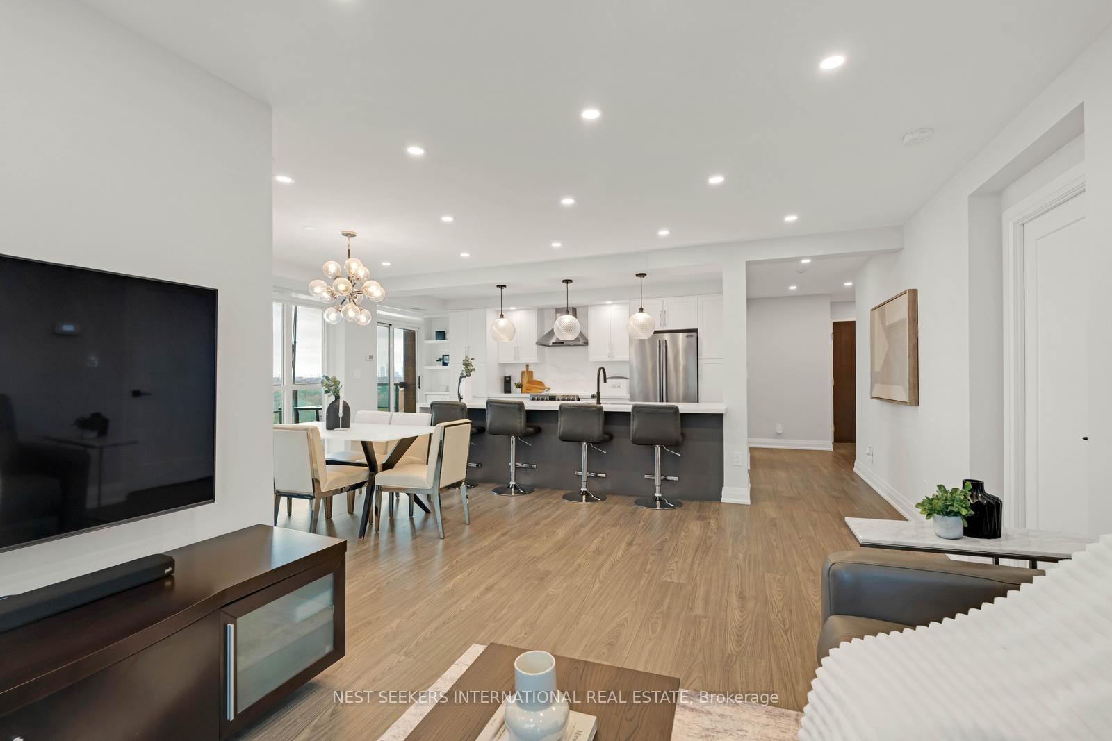 Photo 11 of Unit 701, 100 Promenade Circle, Vaughan, Brownridge — HOMEH