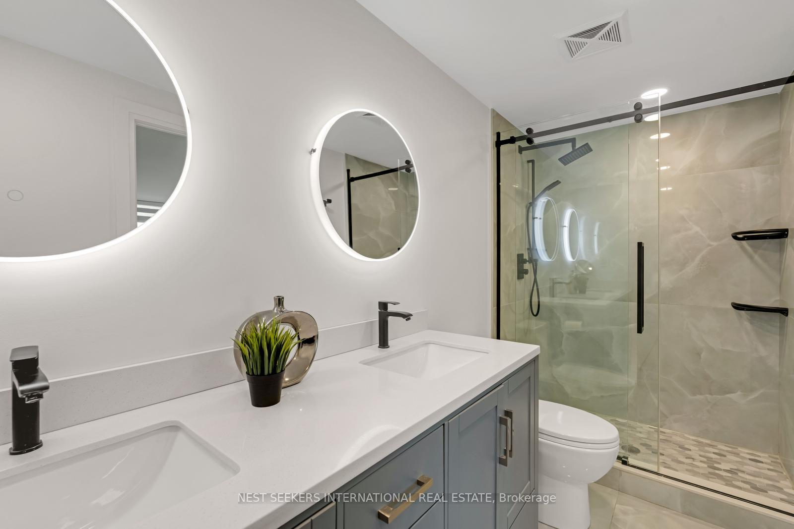 Photo 22 of Unit 701, 100 Promenade Circle, Vaughan, Brownridge — HOMEH