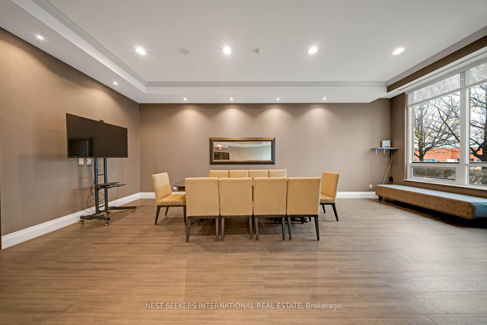 Photo 33 of Unit 701, 100 Promenade Circle, Vaughan, Brownridge — HOMEH