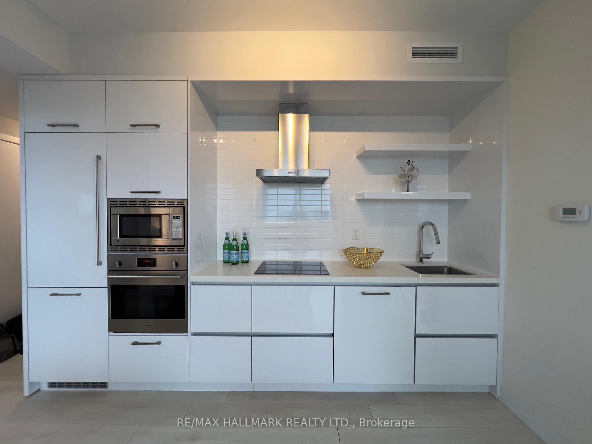 Photo 2 of Unit 4702, 2221 Yonge Street, Toronto, Mount Pleasant West — HOMEH