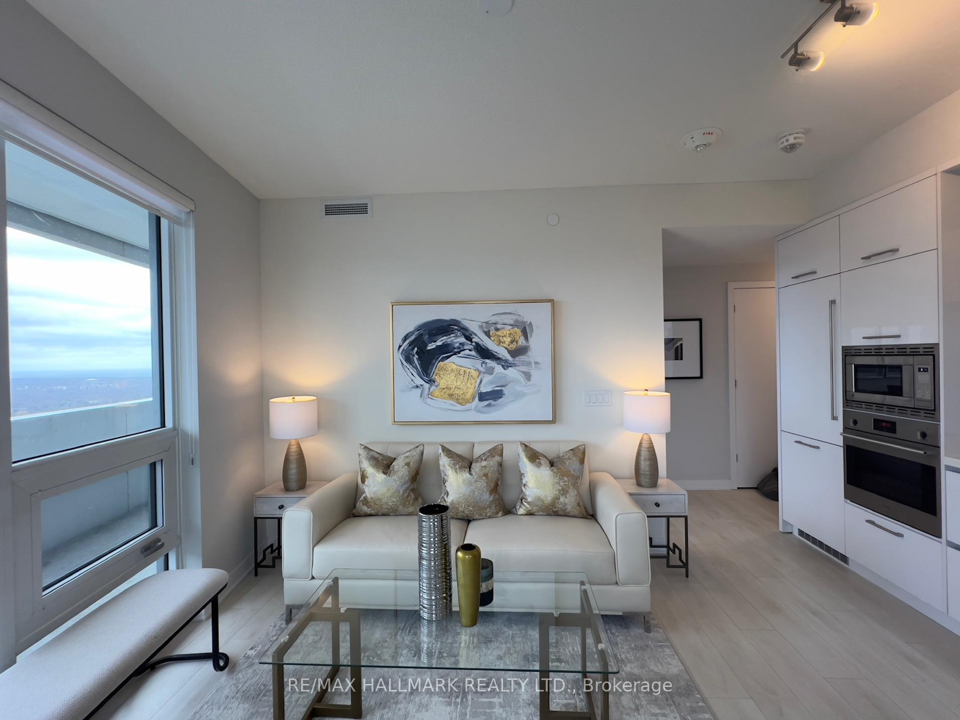 Photo 3 of Unit 4702, 2221 Yonge Street, Toronto, Mount Pleasant West — HOMEH