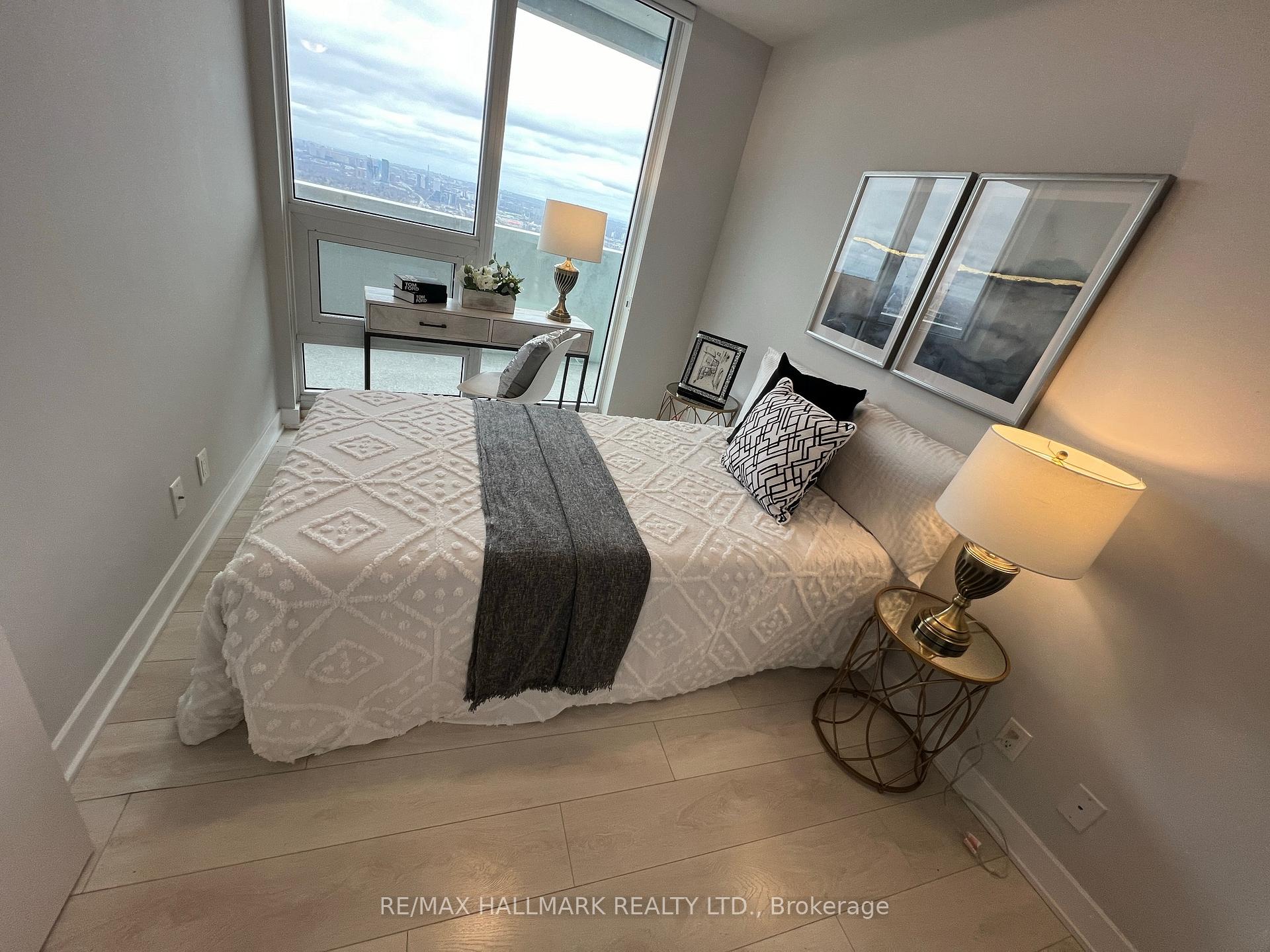 Photo 8 of Unit 4702, 2221 Yonge Street, Toronto, Mount Pleasant West — HOMEH