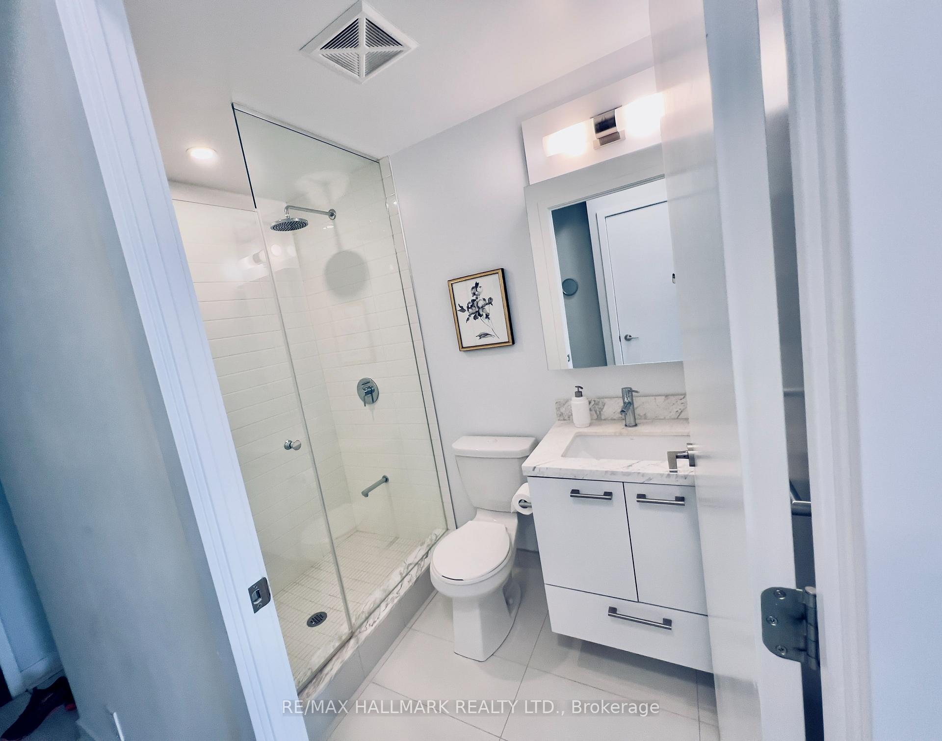 Photo 9 of Unit 4702, 2221 Yonge Street, Toronto, Mount Pleasant West — HOMEH