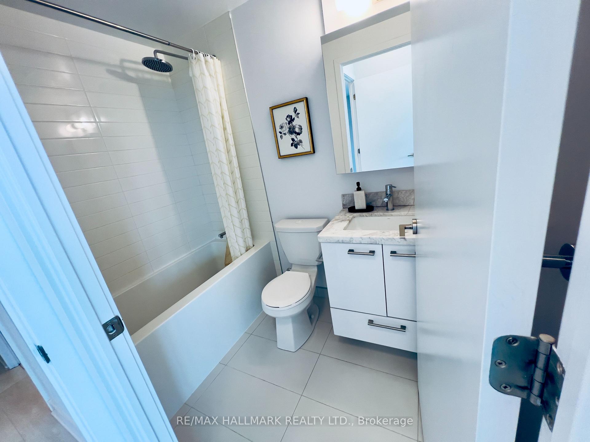 Photo 10 of Unit 4702, 2221 Yonge Street, Toronto, Mount Pleasant West — HOMEH