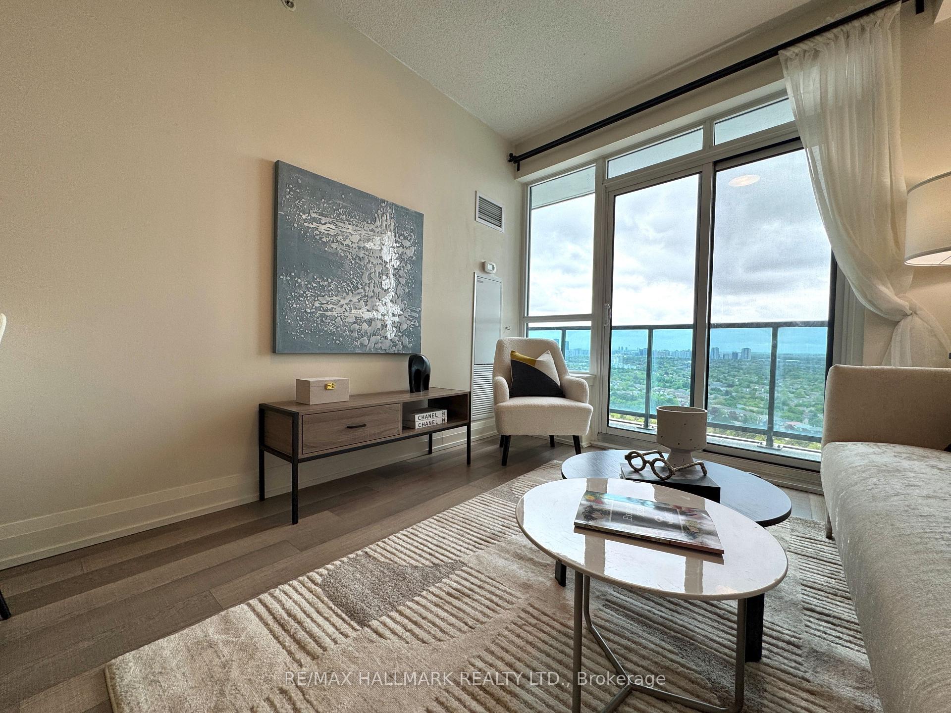 Photo 4 of Unit 2135, 7161 Yonge Street, Markham, Grandview — HOMEH