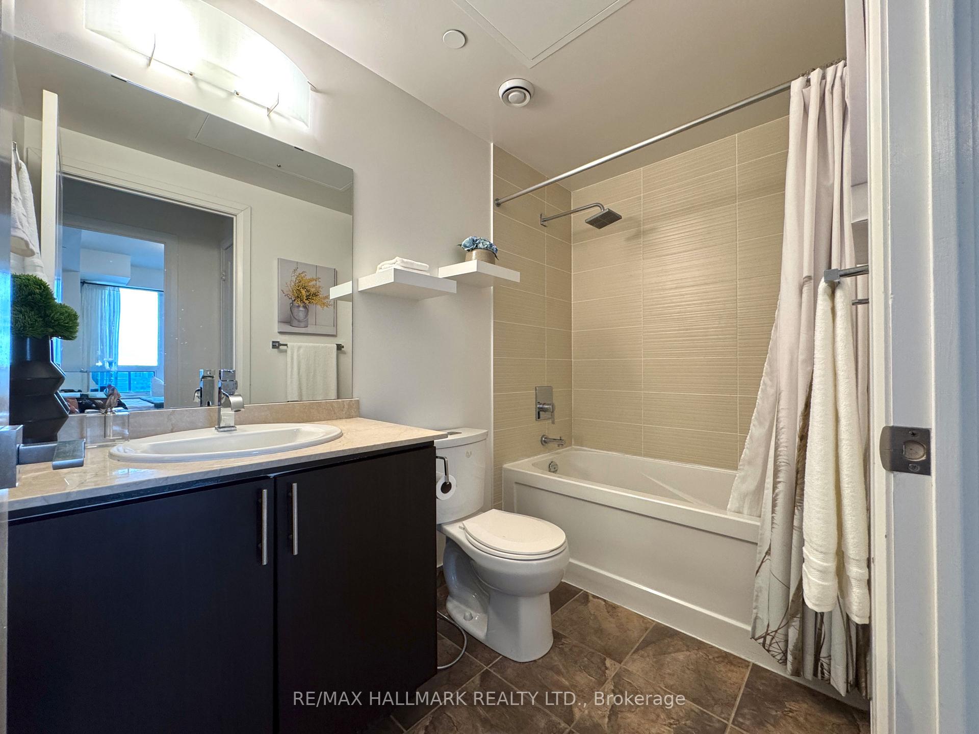 Photo 13 of Unit 2135, 7161 Yonge Street, Markham, Grandview — HOMEH