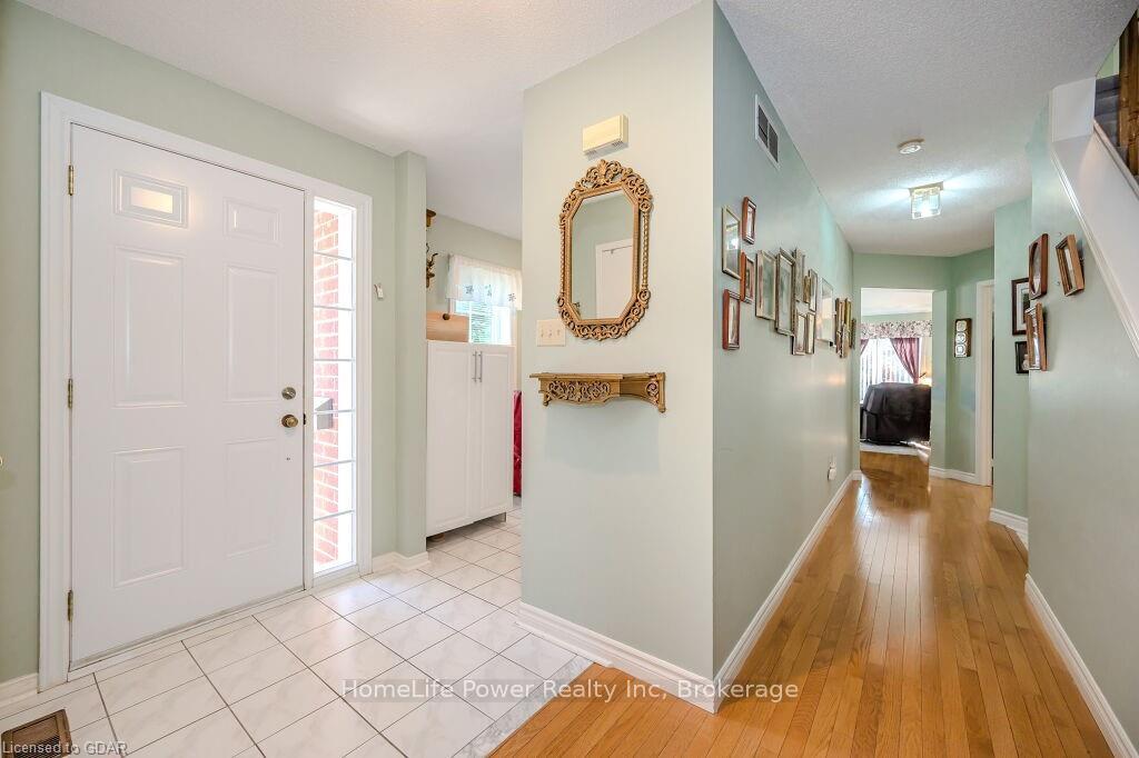 Photo 7 of Unit 15, 60 Ptarmigan Drive, Guelph, Kortright Hills — HOMEH