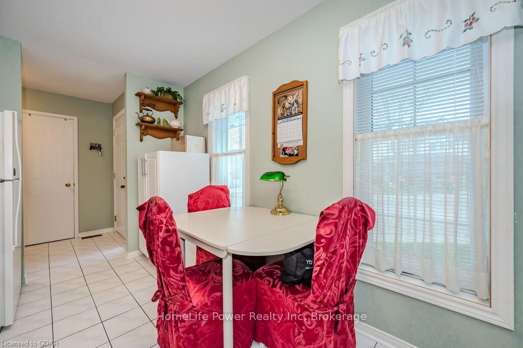 Photo 10 of Unit 15, 60 Ptarmigan Drive, Guelph, Kortright Hills — HOMEH