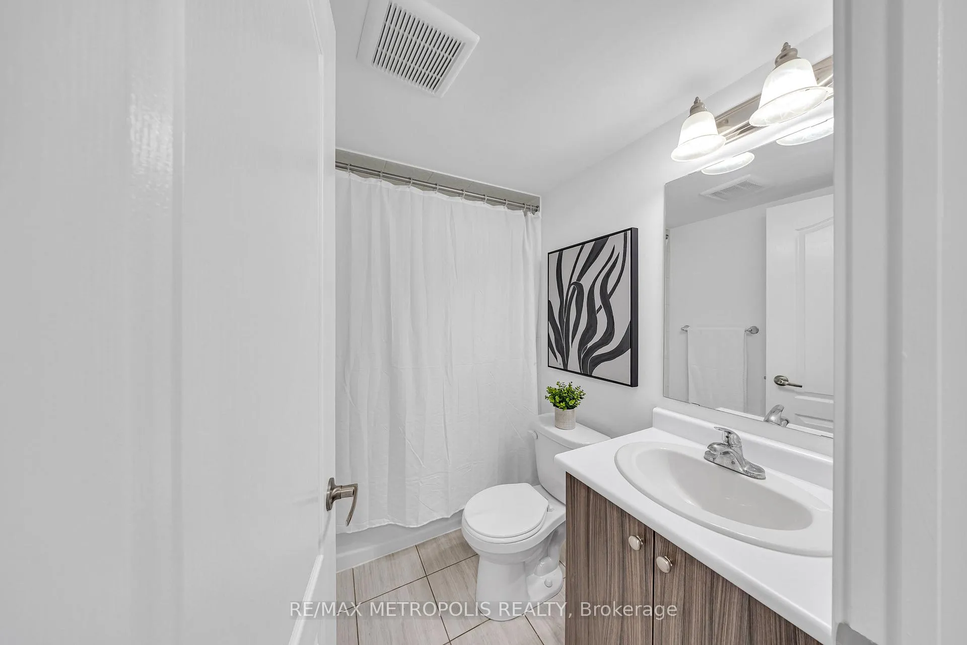 Photo 16 of Unit 2226, 10 Westmeath Lane, Markham, Cornell — HOMEH