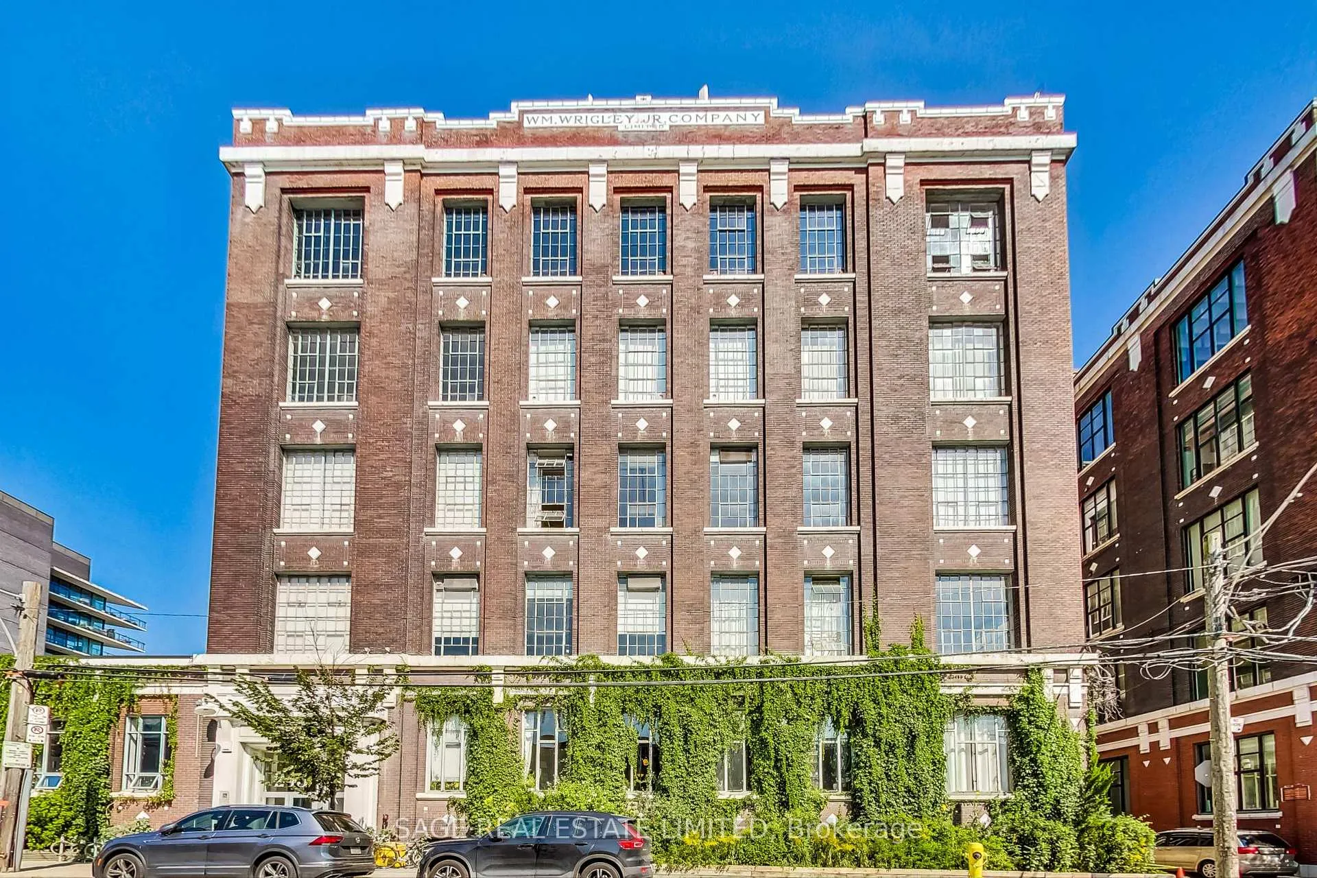 Front of Unit 102A, 245 Carlaw Avenue