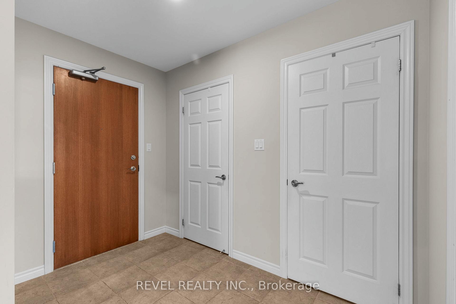 Photo 3 of Unit 811, 33 Ellen Street, Barrie, City Centre — HOMEH