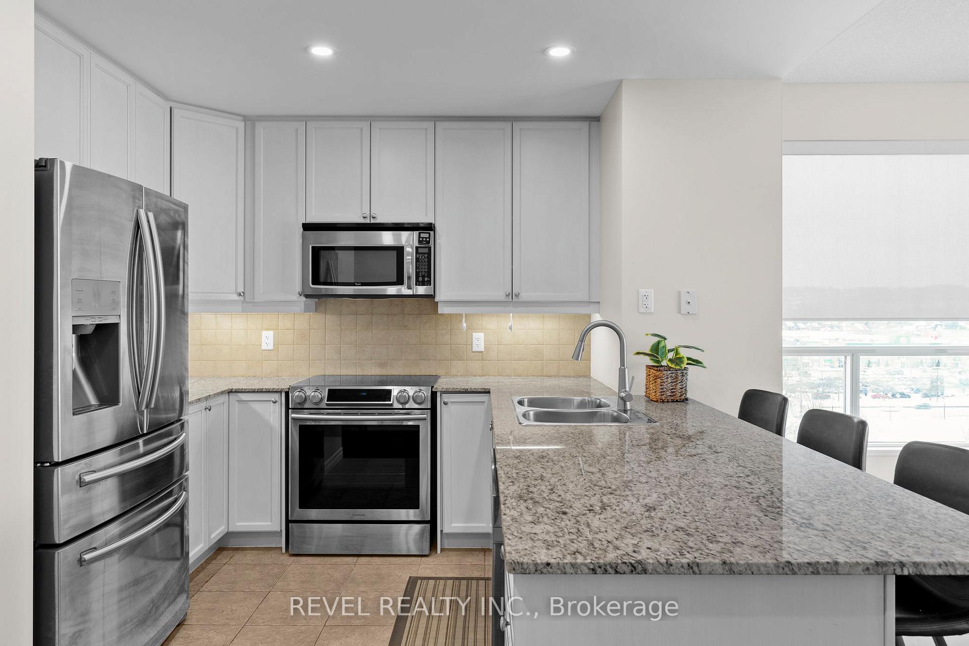 Photo 8 of Unit 811, 33 Ellen Street, Barrie, City Centre — HOMEH