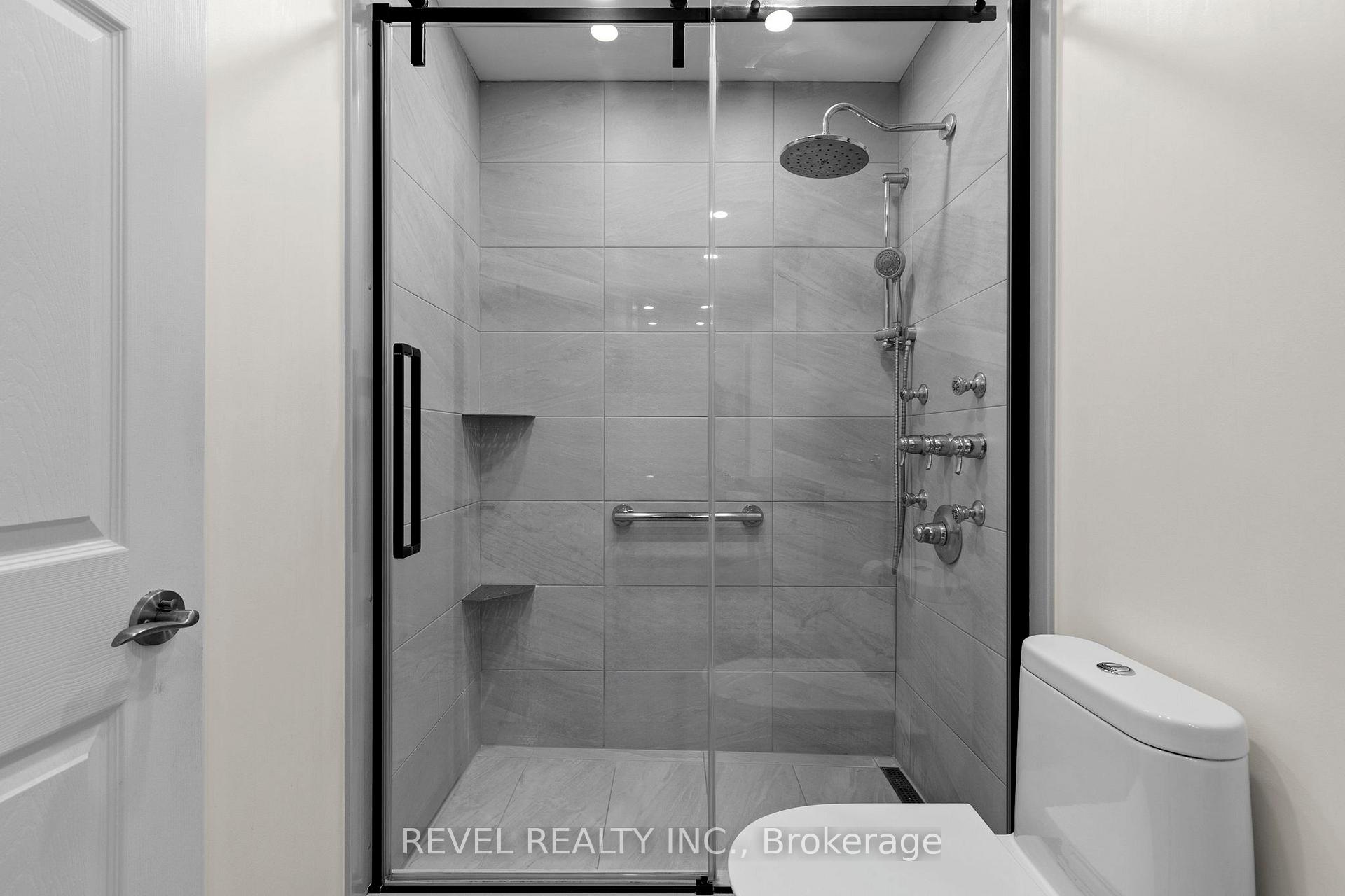 Photo 19 of Unit 811, 33 Ellen Street, Barrie, City Centre — HOMEH