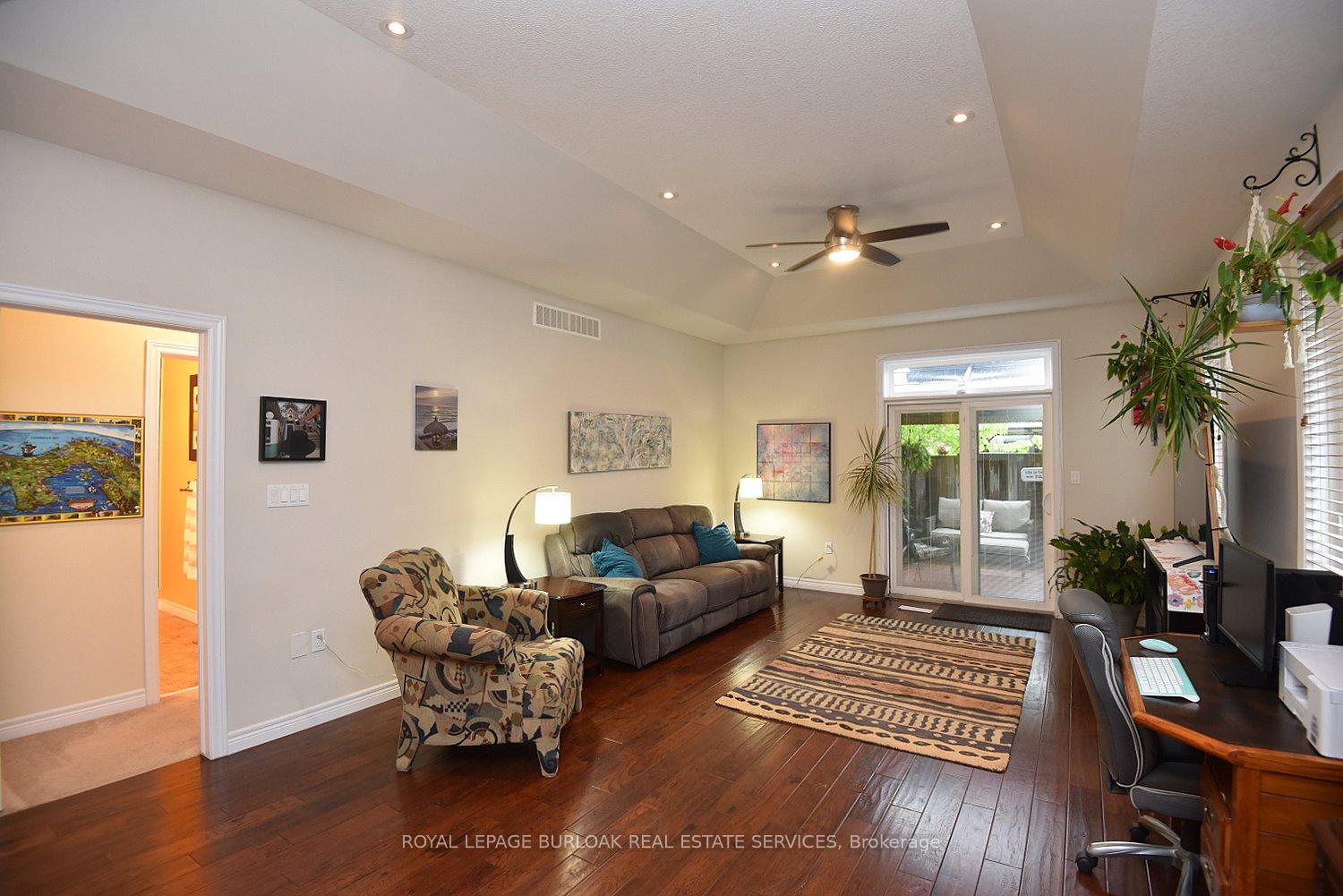 Photo 8 of 11 Ecker Lane, Hamilton, Binbrook — HOMEH